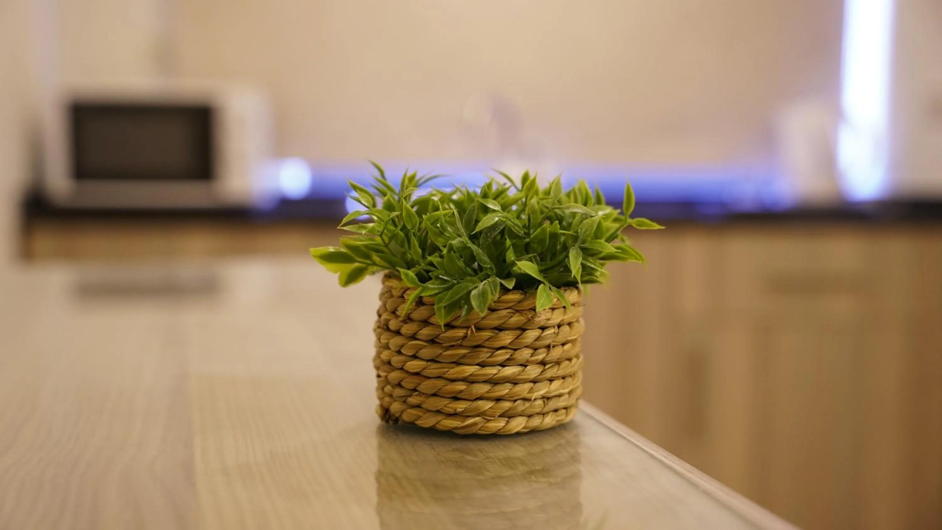 microwave in Sukoon Hotel Amman