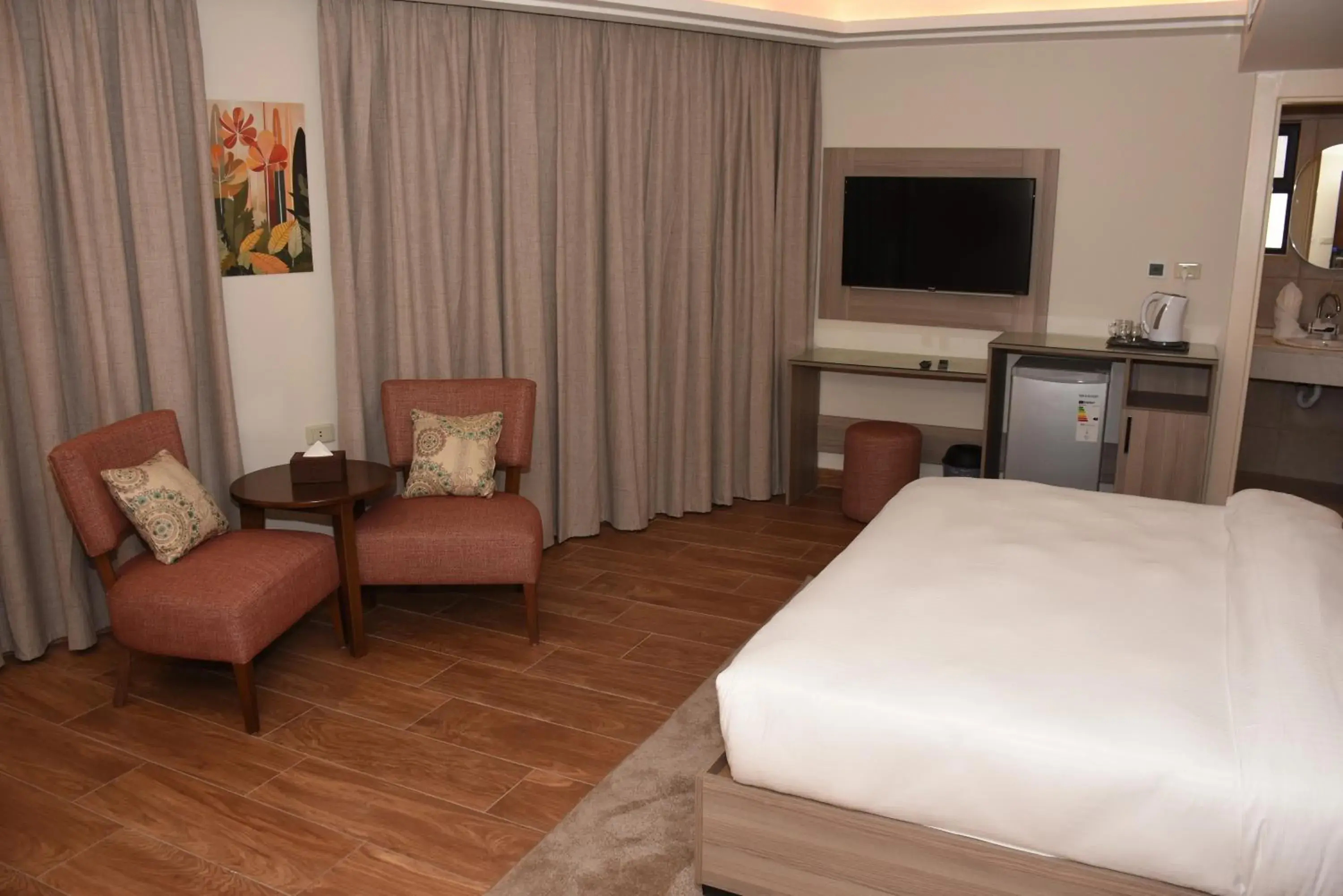 Superior King Room in Sukoon Hotel Amman Superior King Room in Sukoon Hotel Amman