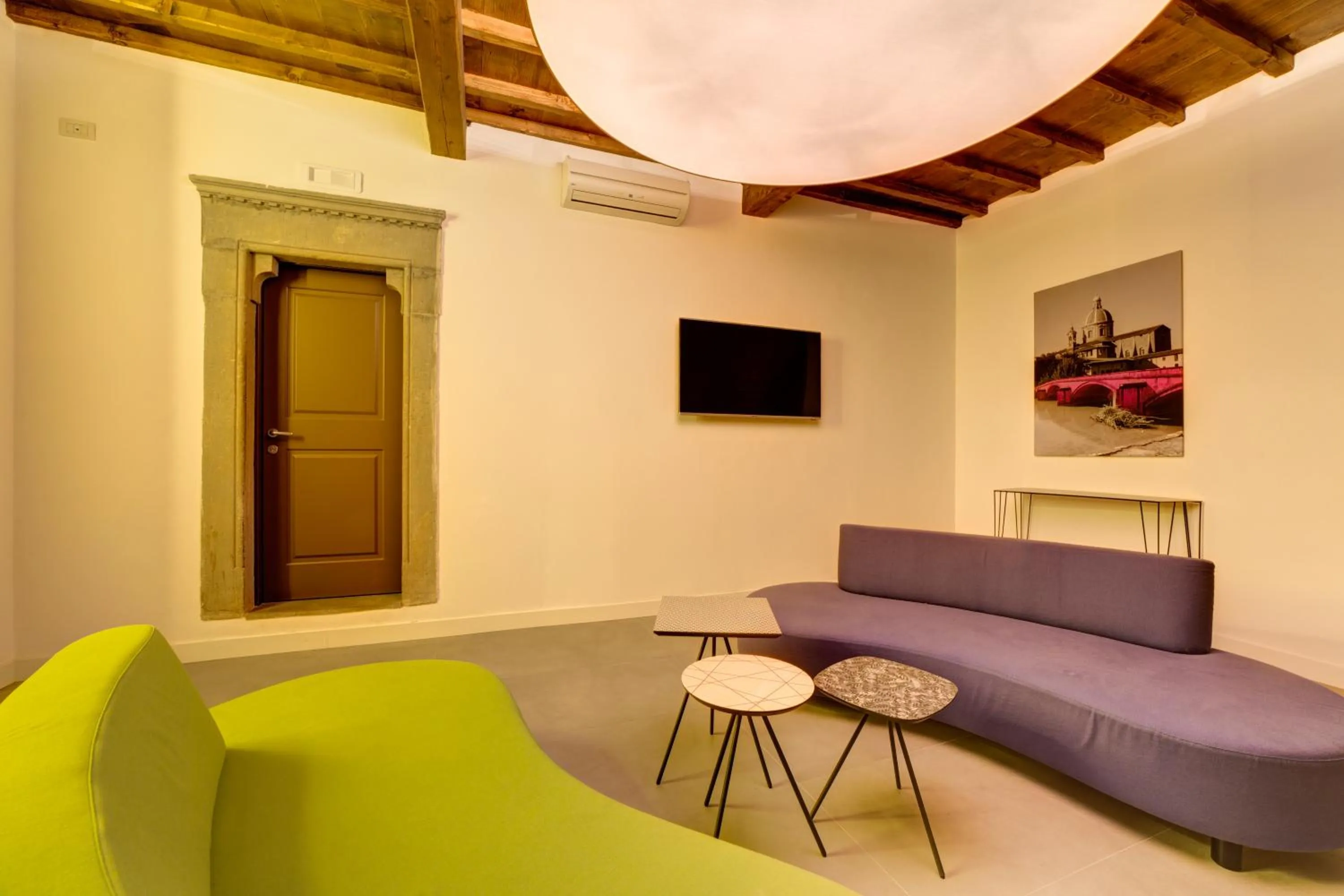 TV and multimedia in Palazzo Mannaioni Suites