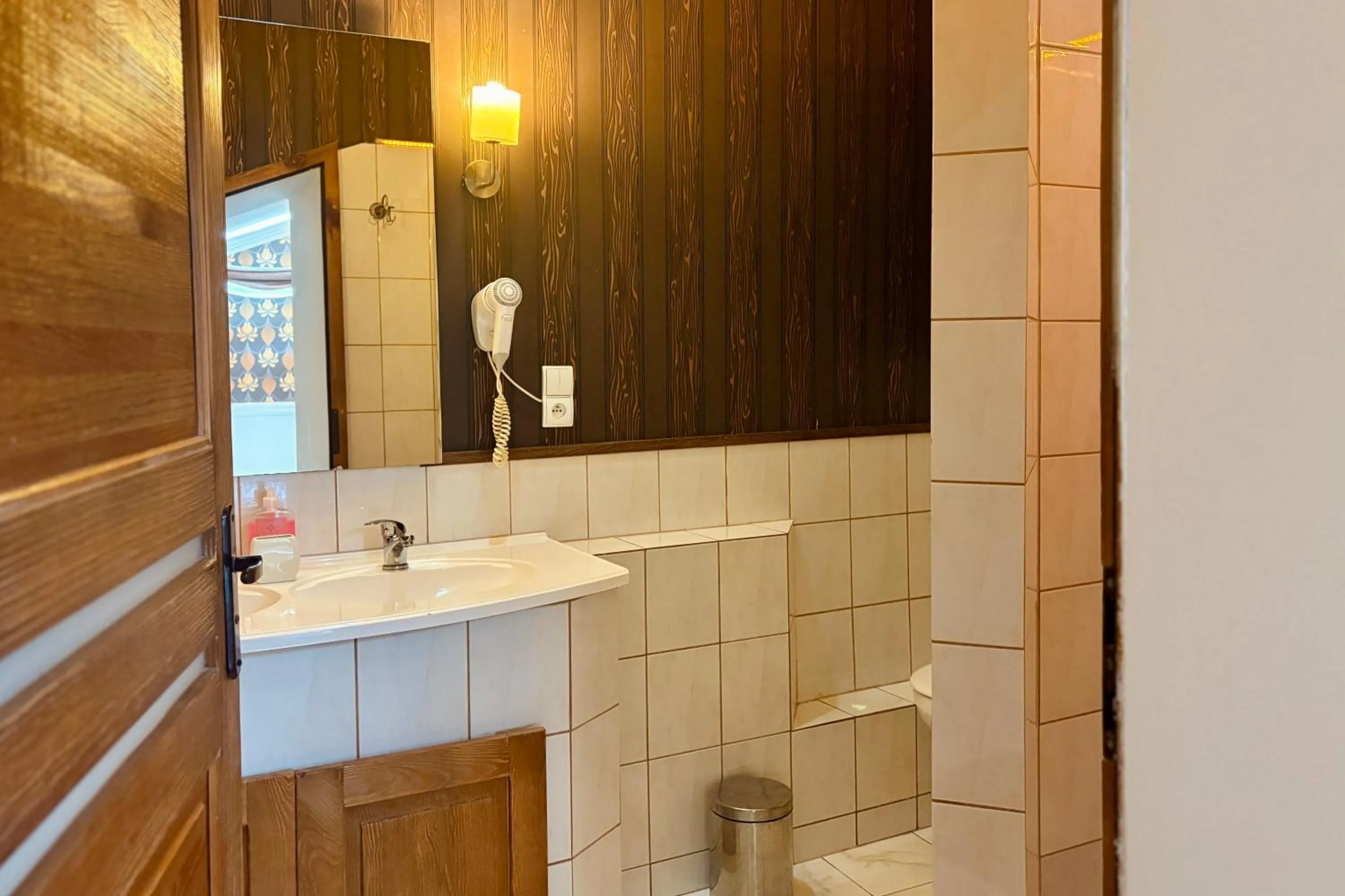 Bathroom in Pod Wzgórzem Bed & Breakfast