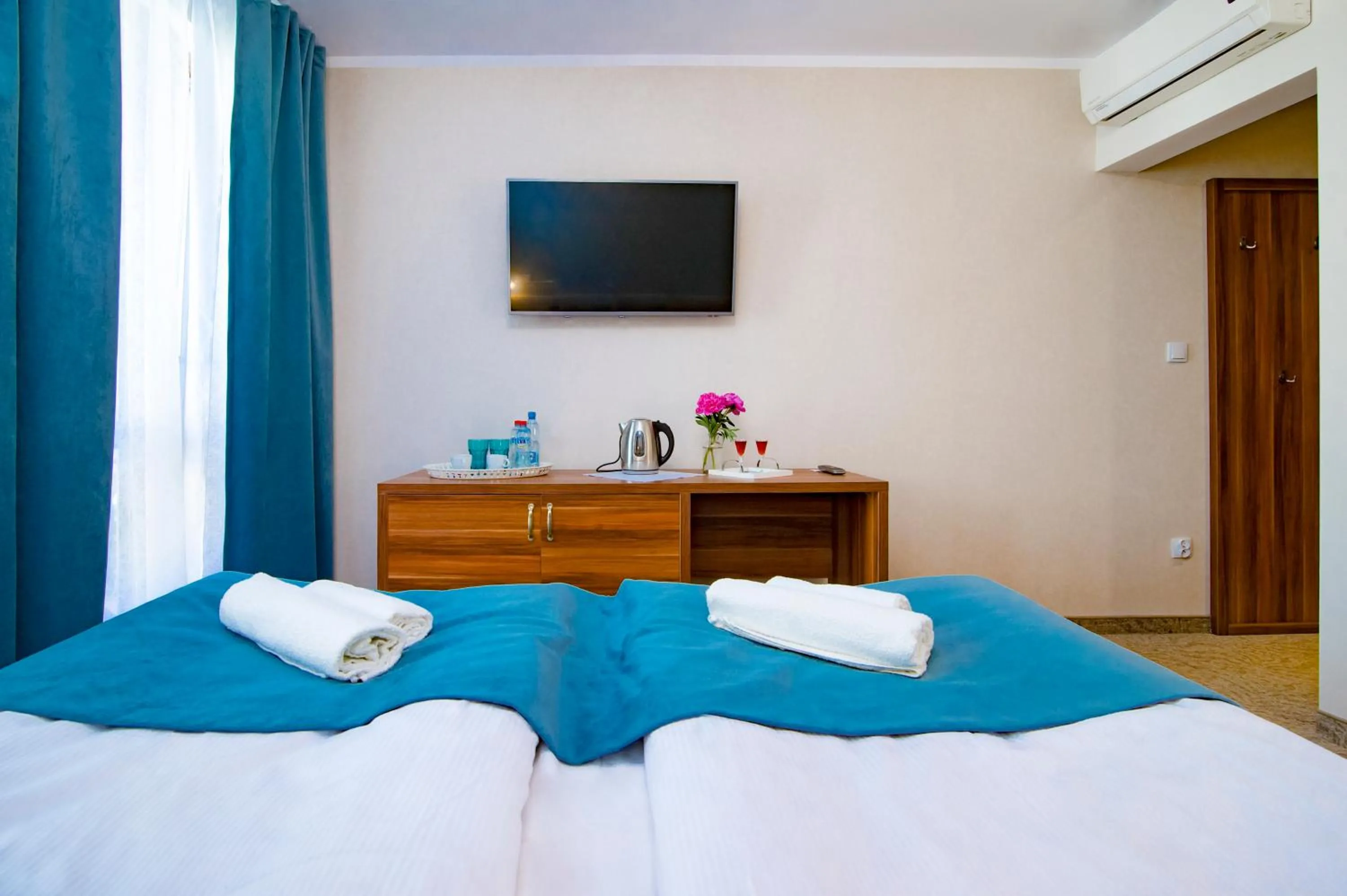 Photo of the whole room, Bed in Pod Wzgórzem Bed & Breakfast
