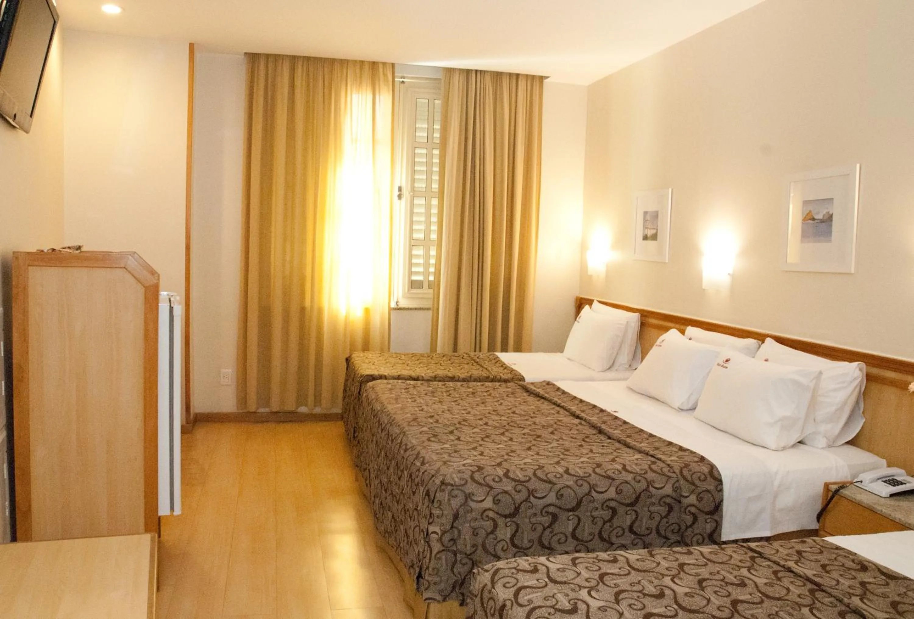 Bedroom, Bed in Hotel Regina Rio de Janeiro