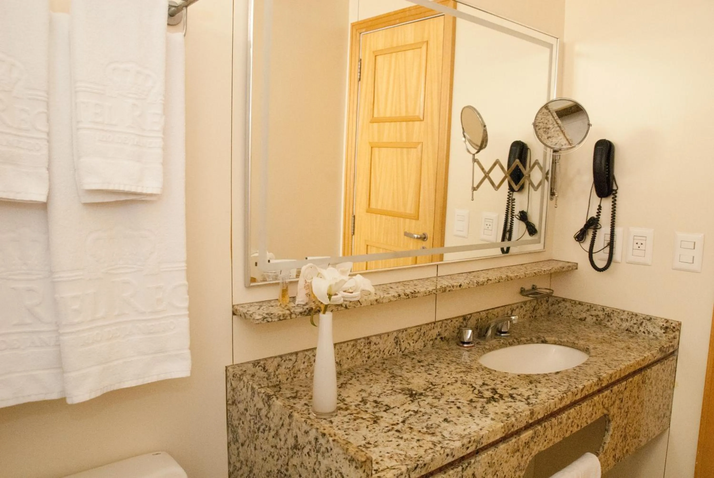 Bathroom in Hotel Regina Rio de Janeiro