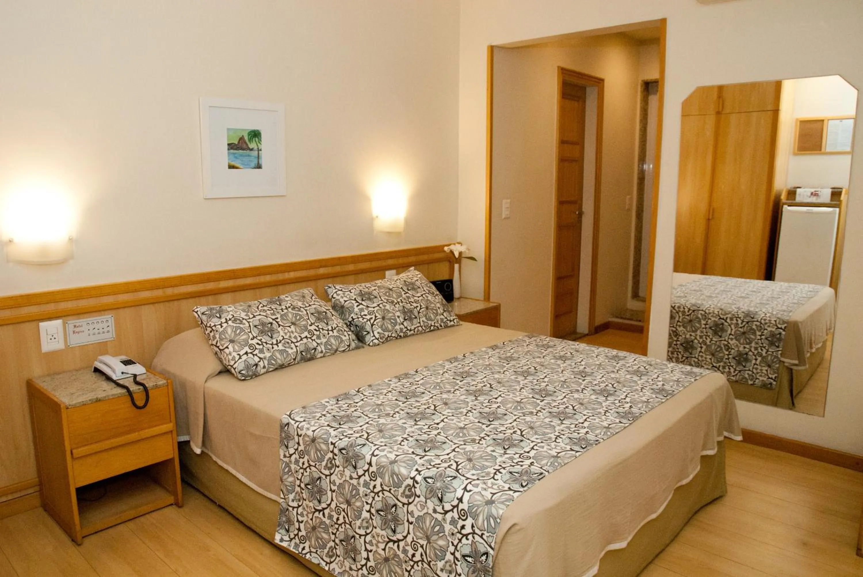 Bedroom, Bed in Hotel Regina Rio de Janeiro