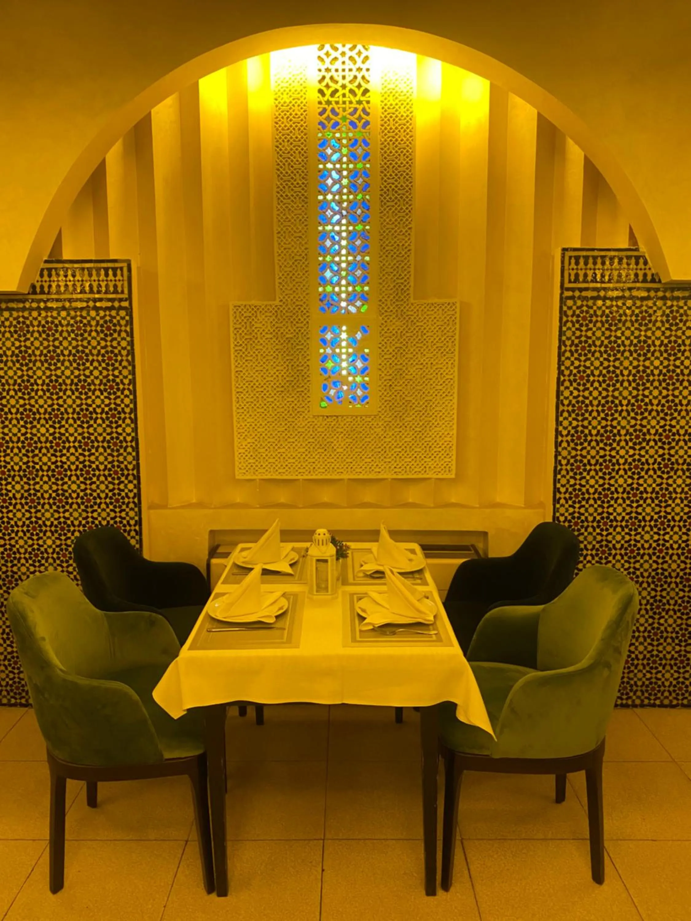 Restaurant/places to eat in Hotel Bab Mansour