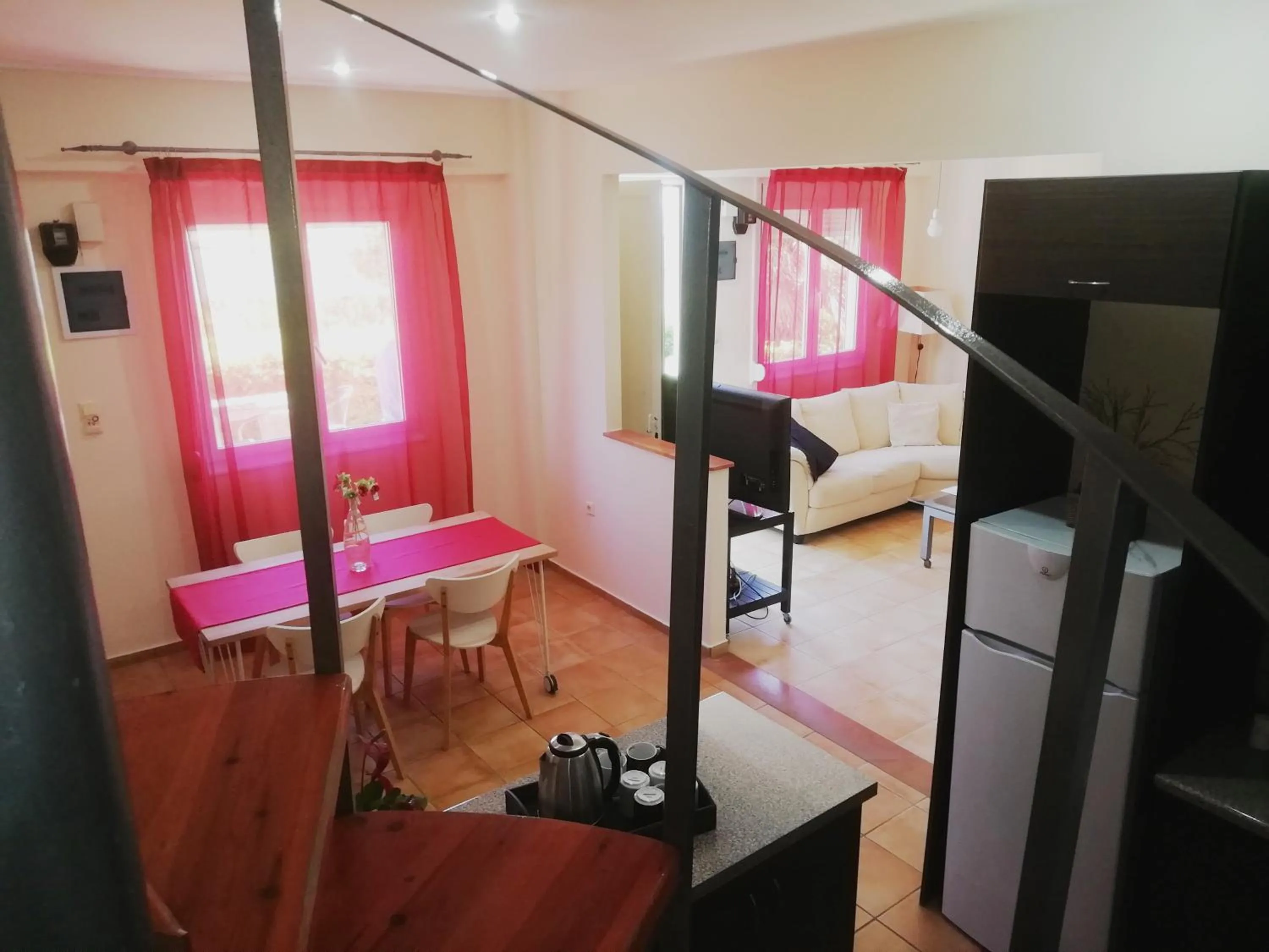 Photo of the whole room in Point Twins Apartments