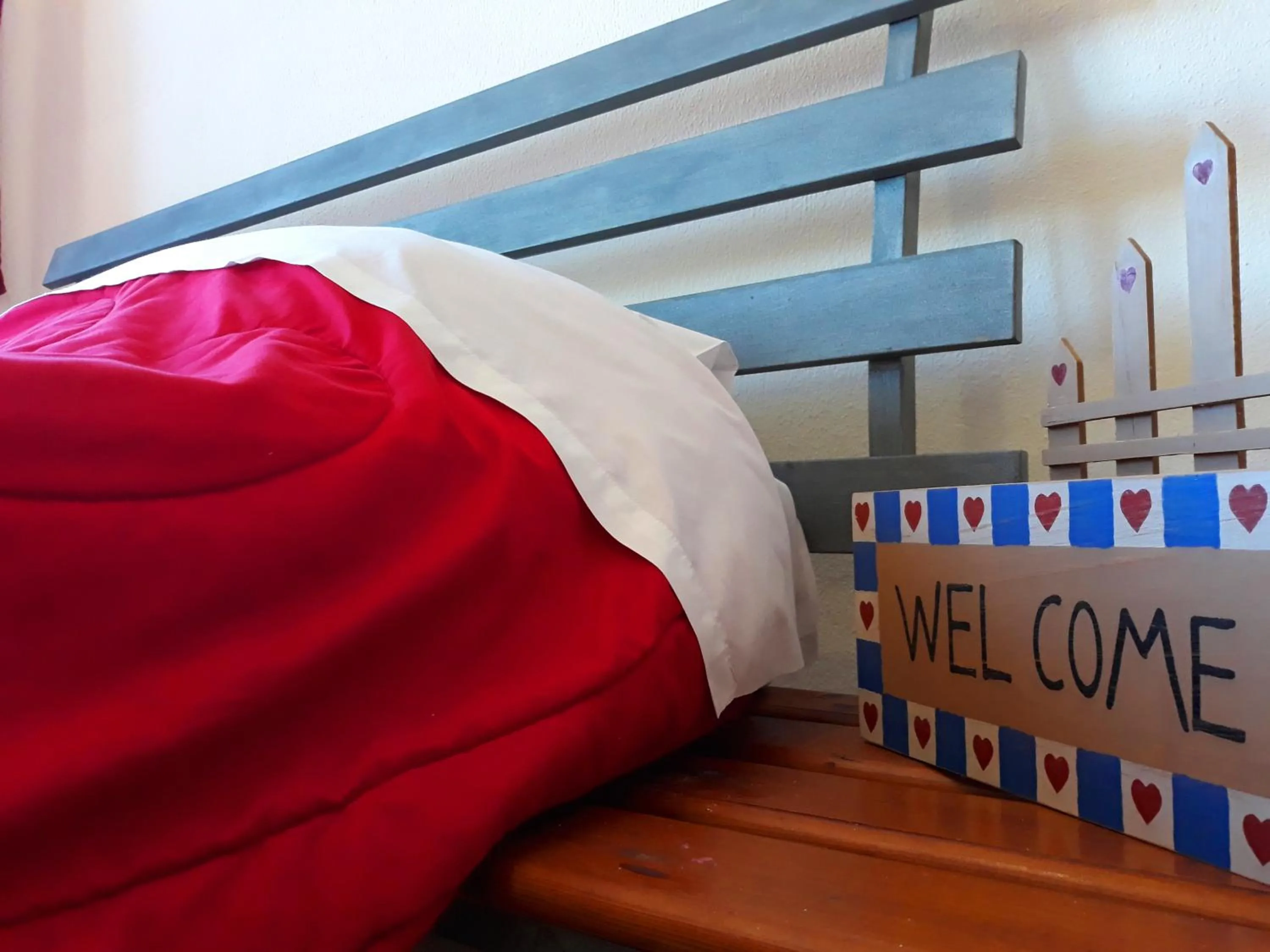 Decorative detail, Bed in Point Twins Apartments