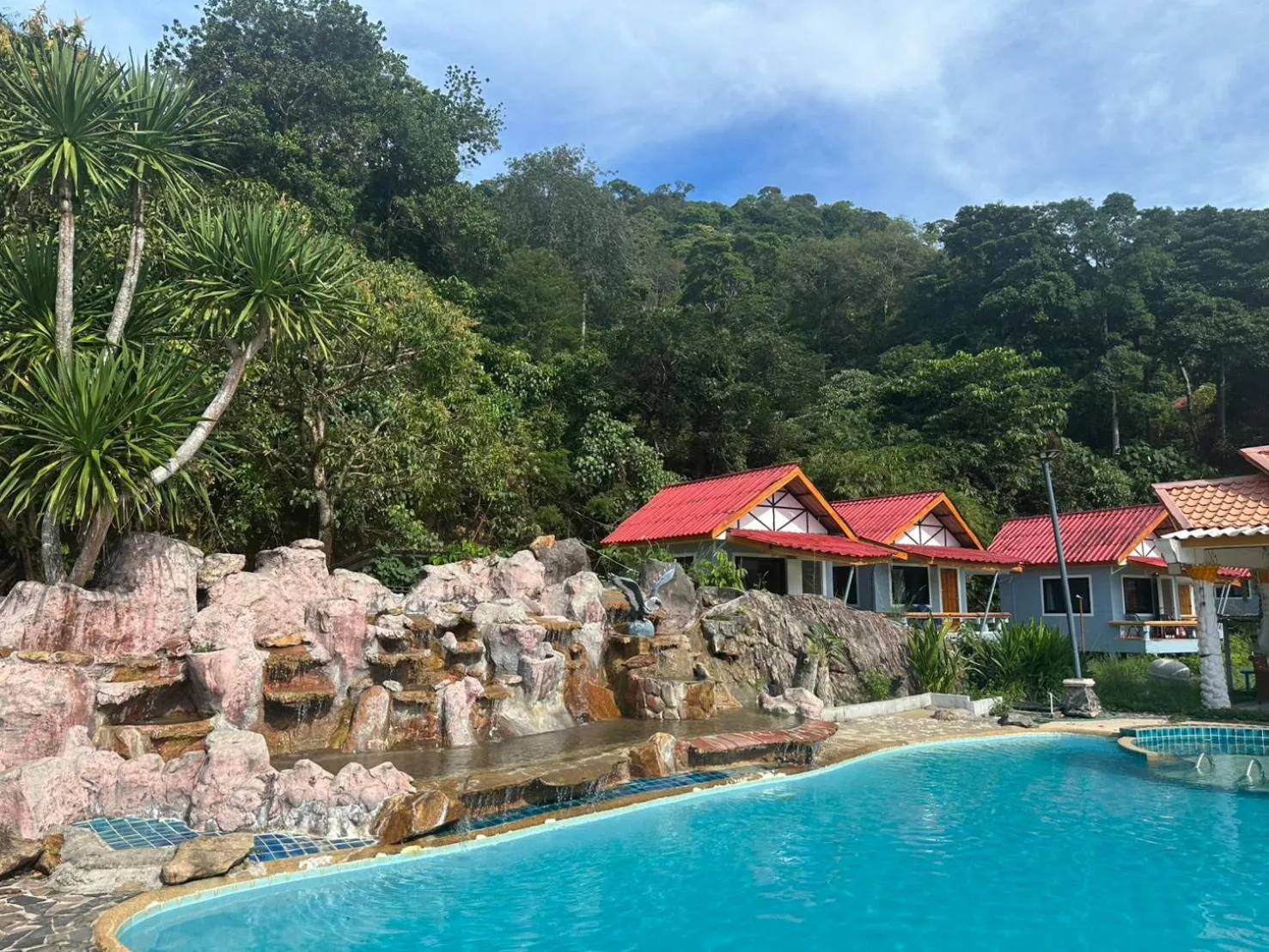 Kohchang Cabana Big Hotel with swiming pool & Beach