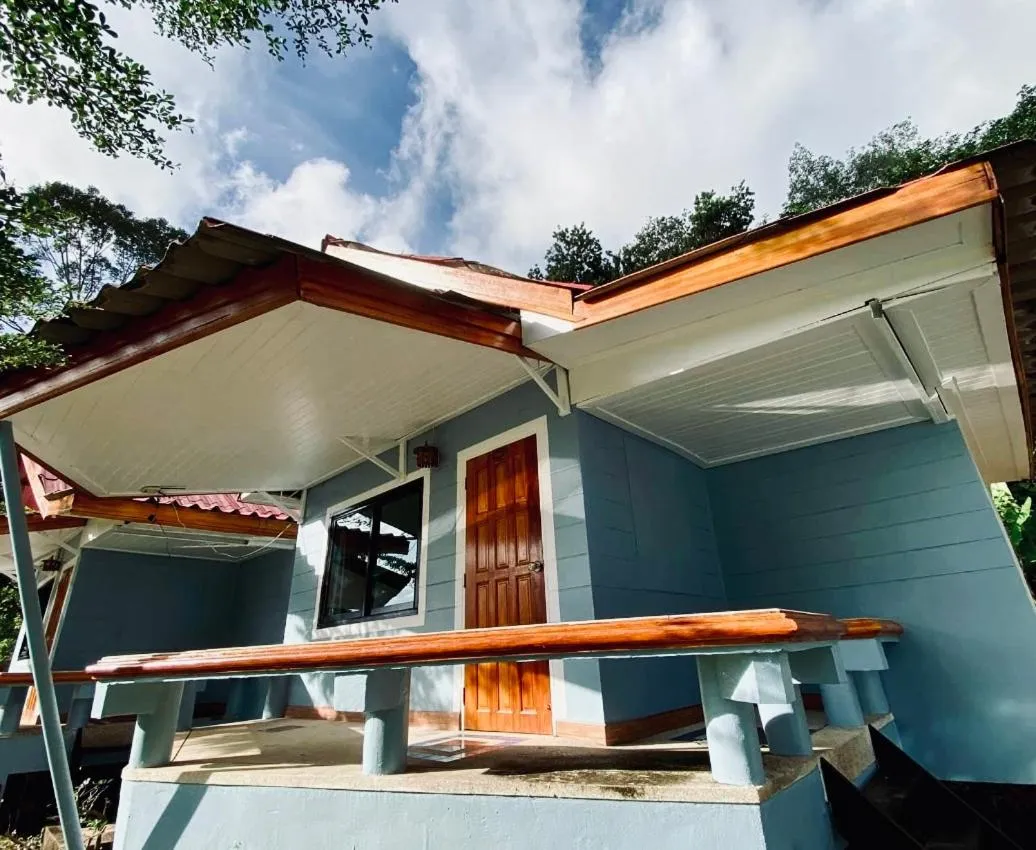 Kohchang Cabana Big Hotel with swiming pool & Beach