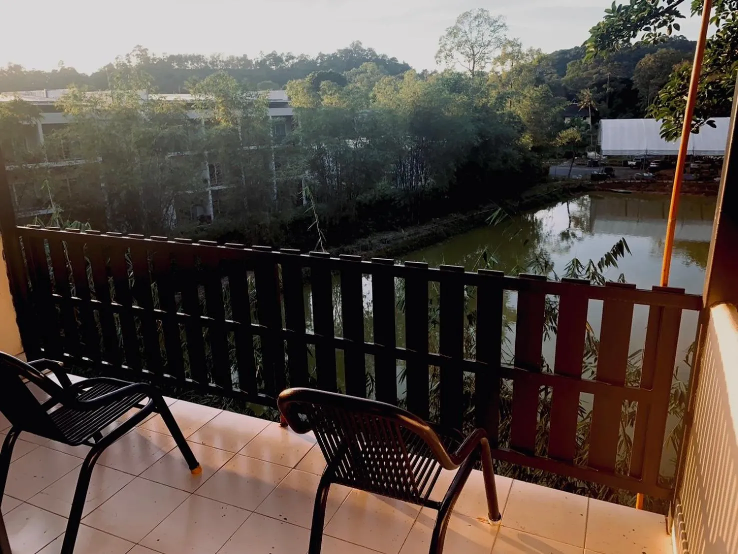 Kohchang Cabana Big Hotel with swiming pool & Beach