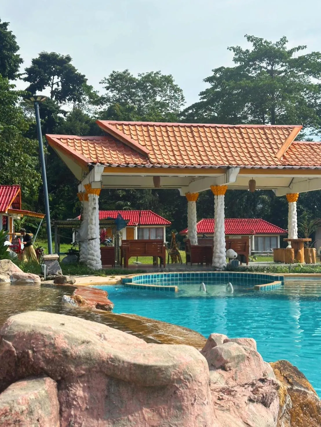 Kohchang Cabana Big Hotel with swiming pool & Beach