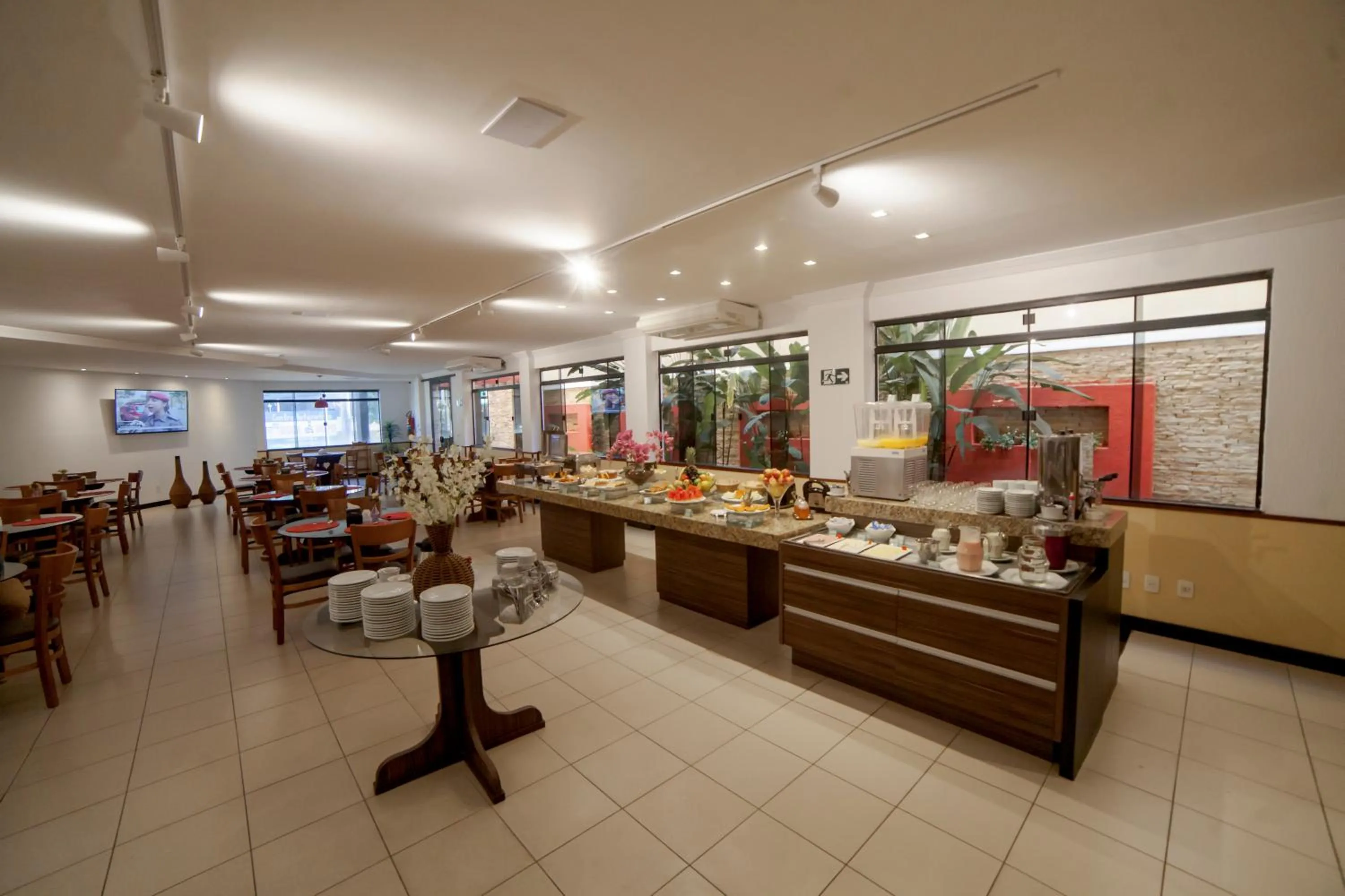 Restaurant/places to eat in Hotel Capital Das Pedras