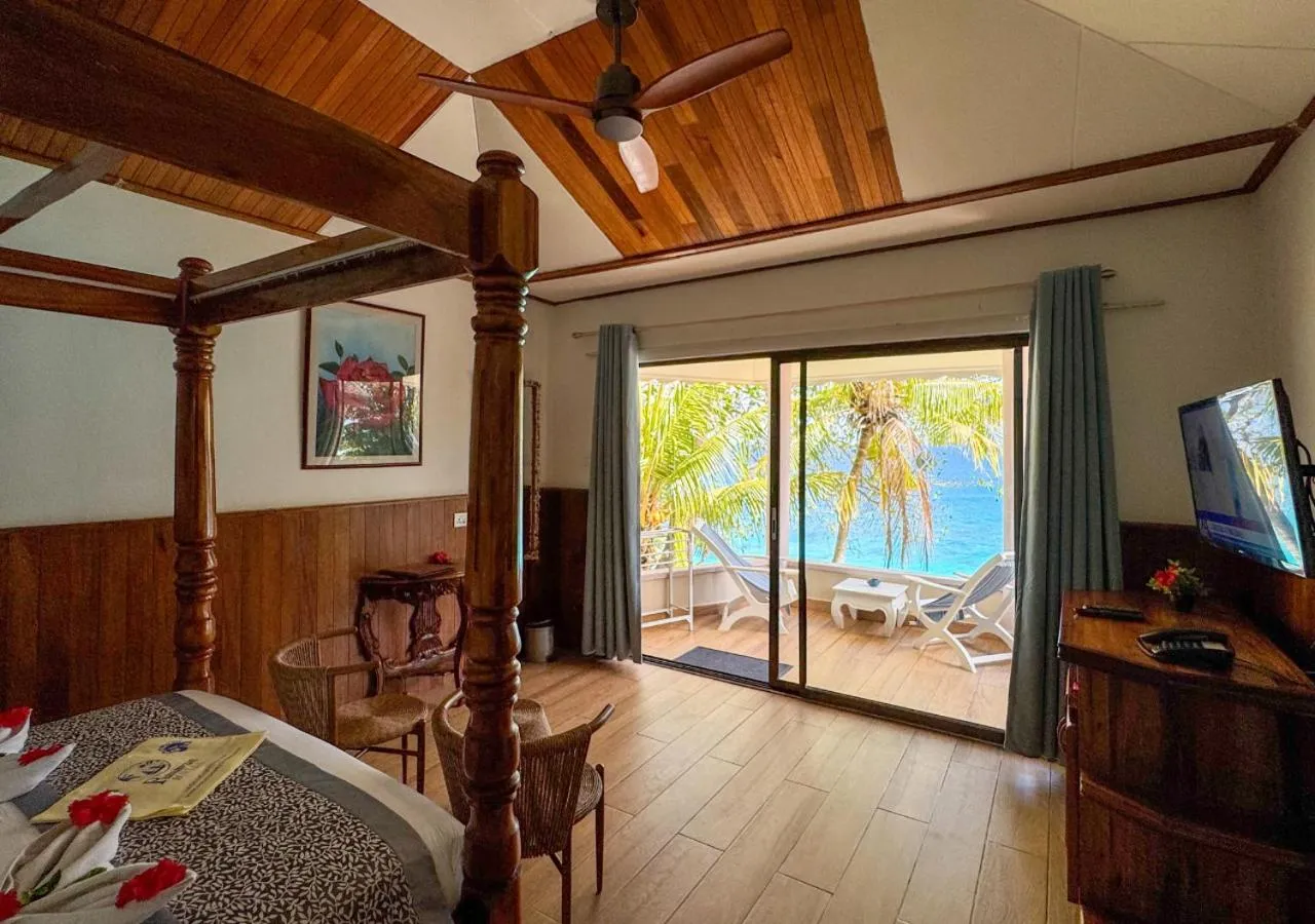 TV and multimedia in Patatran Village Hotel