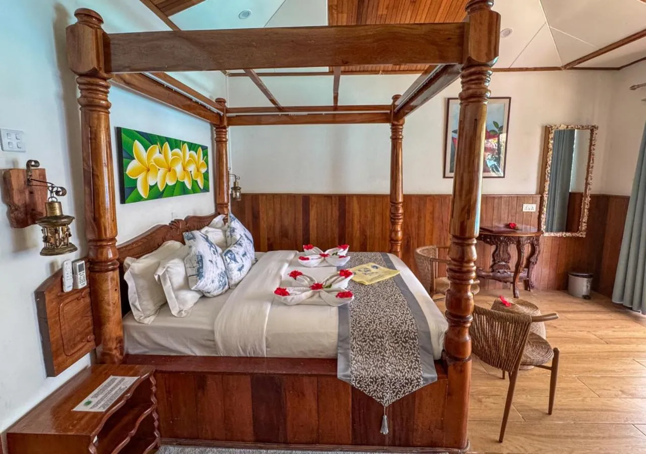 Bed in Patatran Village Hotel