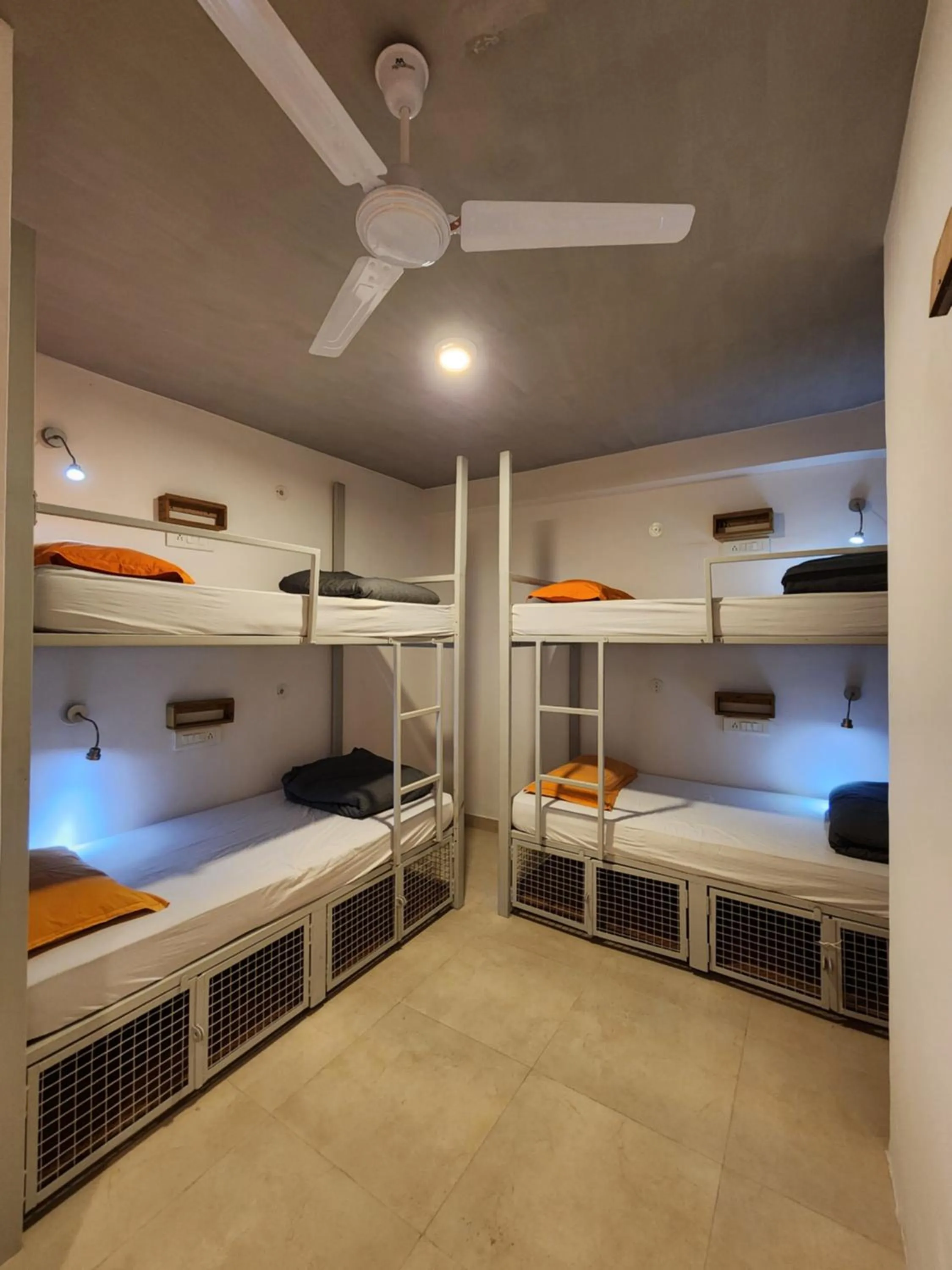 bunk bed, Bed in JHouse near Bhikaji