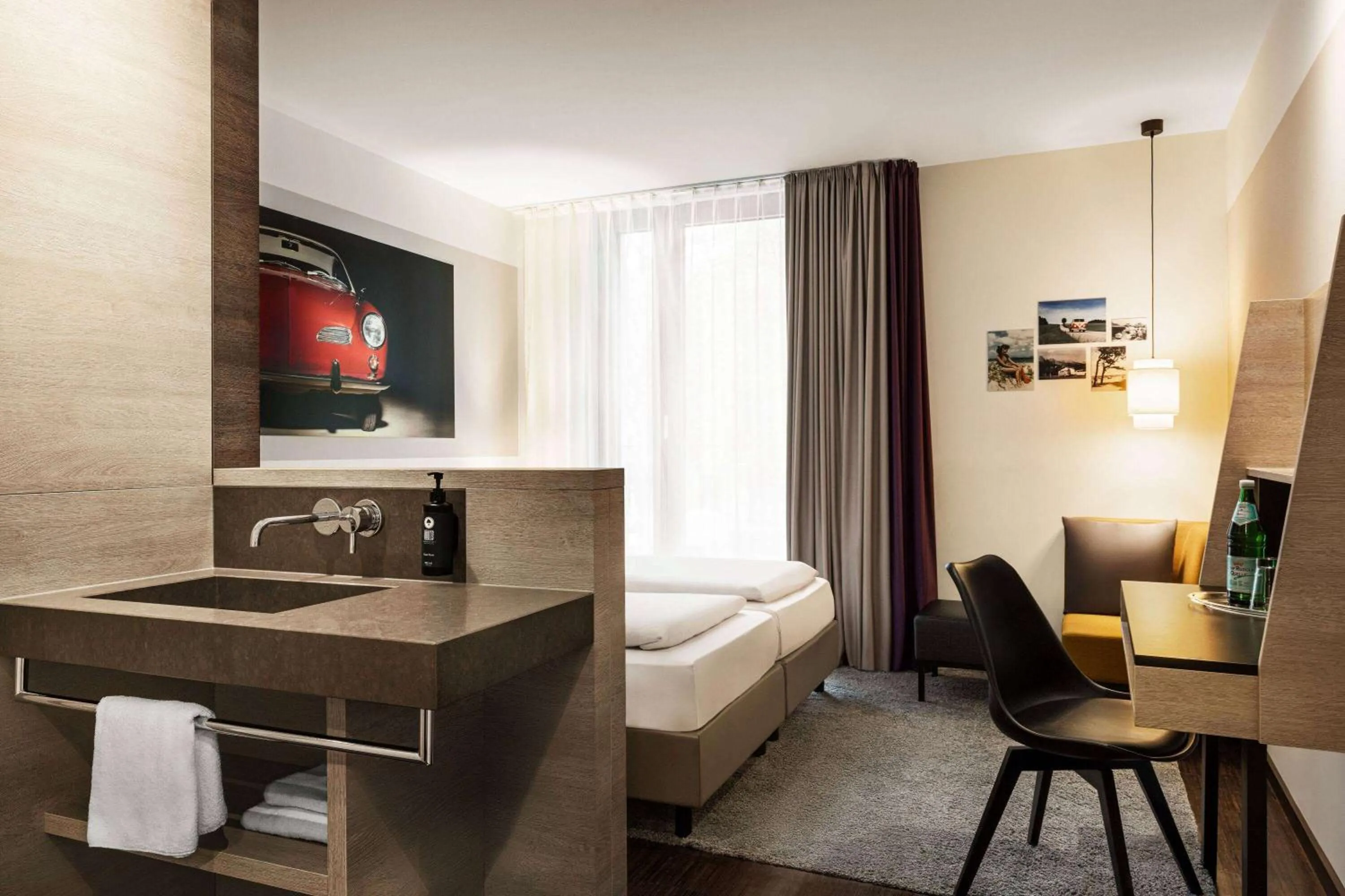 Bed in Vienna House Easy by Wyndham Osnabrück City & Apartments