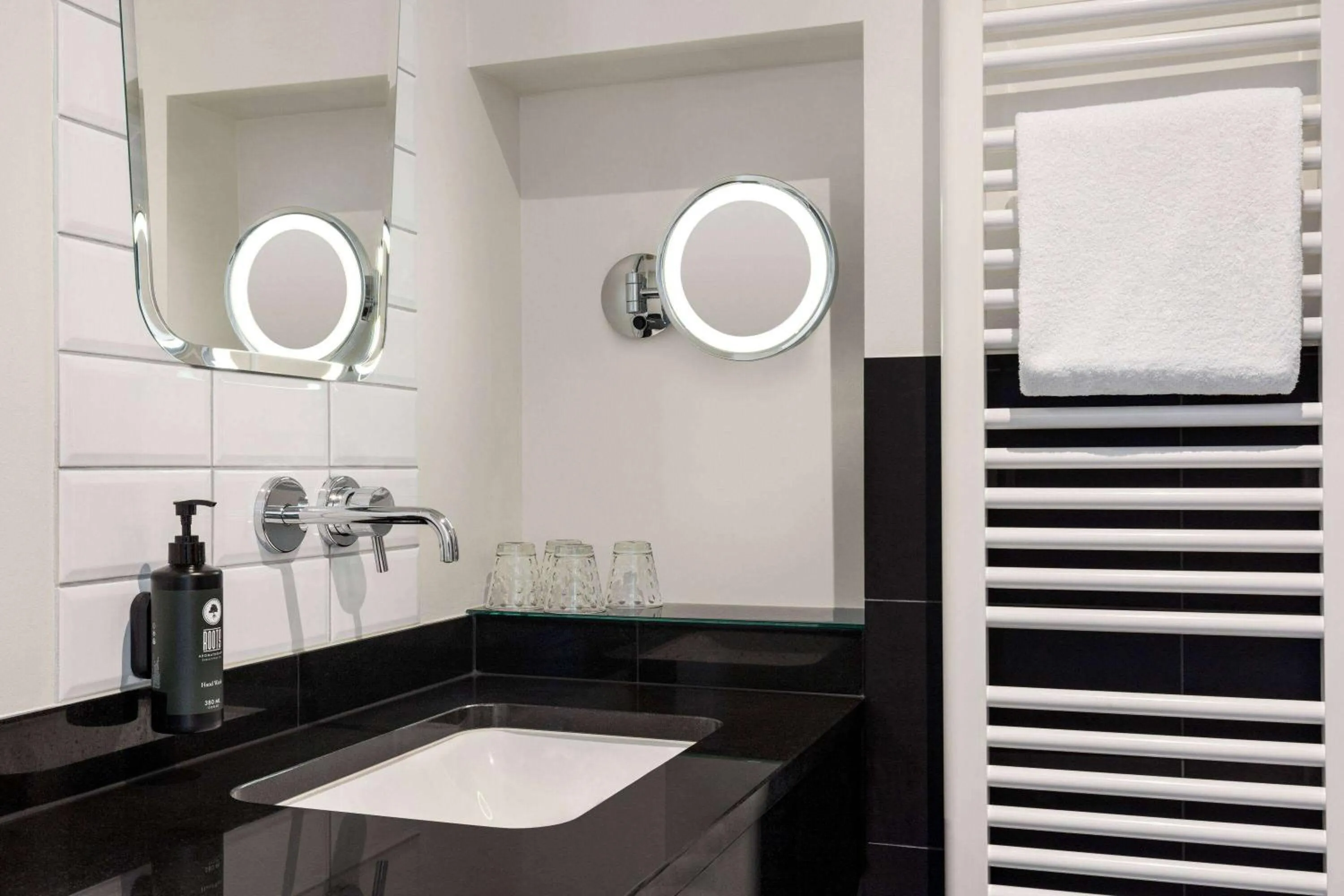 Bathroom in Vienna House Easy by Wyndham Osnabrück City & Apartments