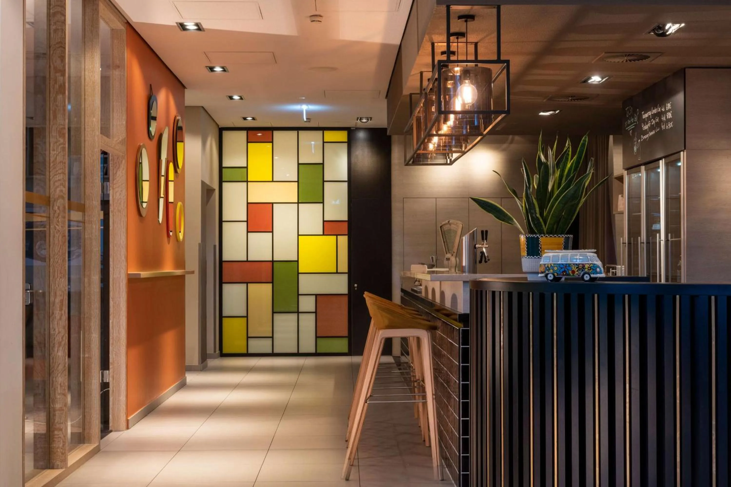 Lobby or reception in Vienna House Easy by Wyndham Osnabrück City & Apartments