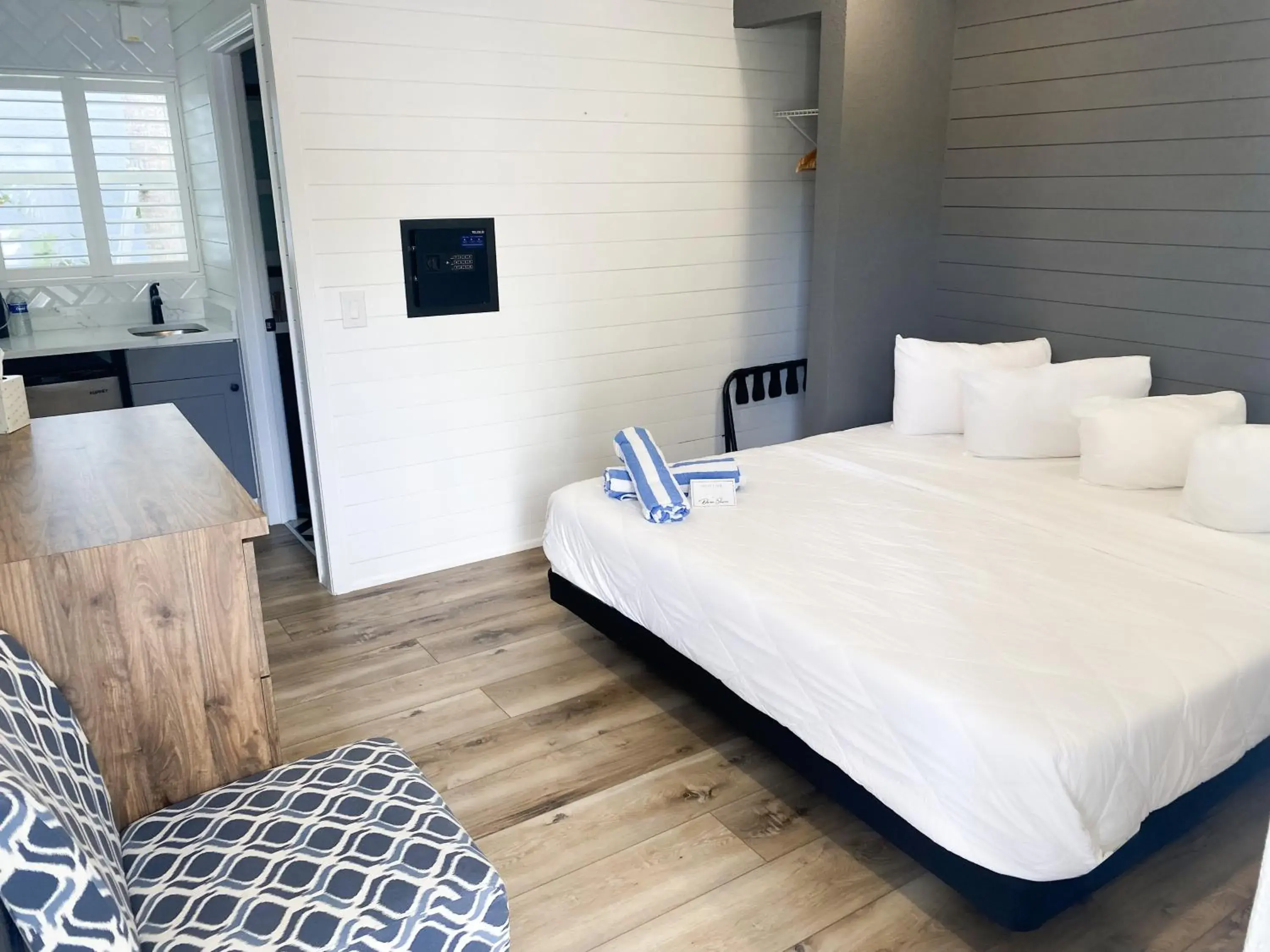 Standard King Room in Devon Shores Standard King Room in Devon Shores