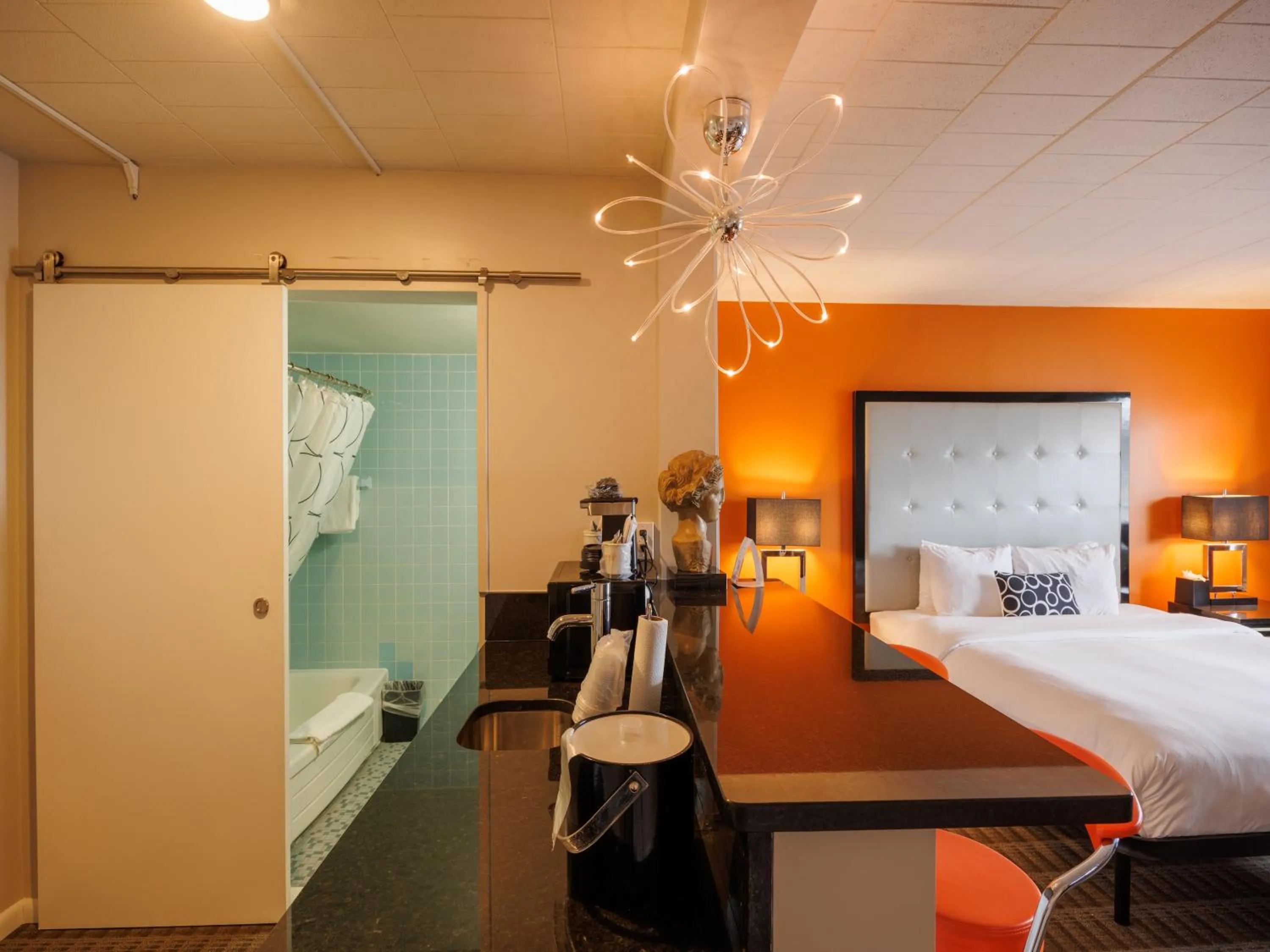 Bed in Hotel Royal Oak