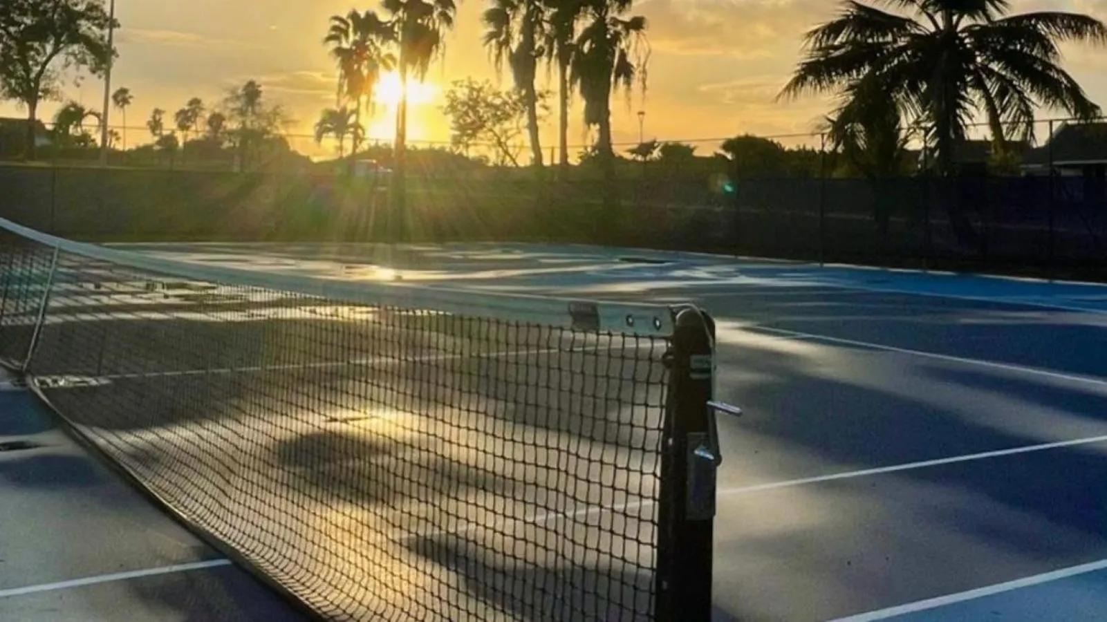 Tennis court in Bayside Boutique Hotel - Blue Bay Golf & Beach Resort