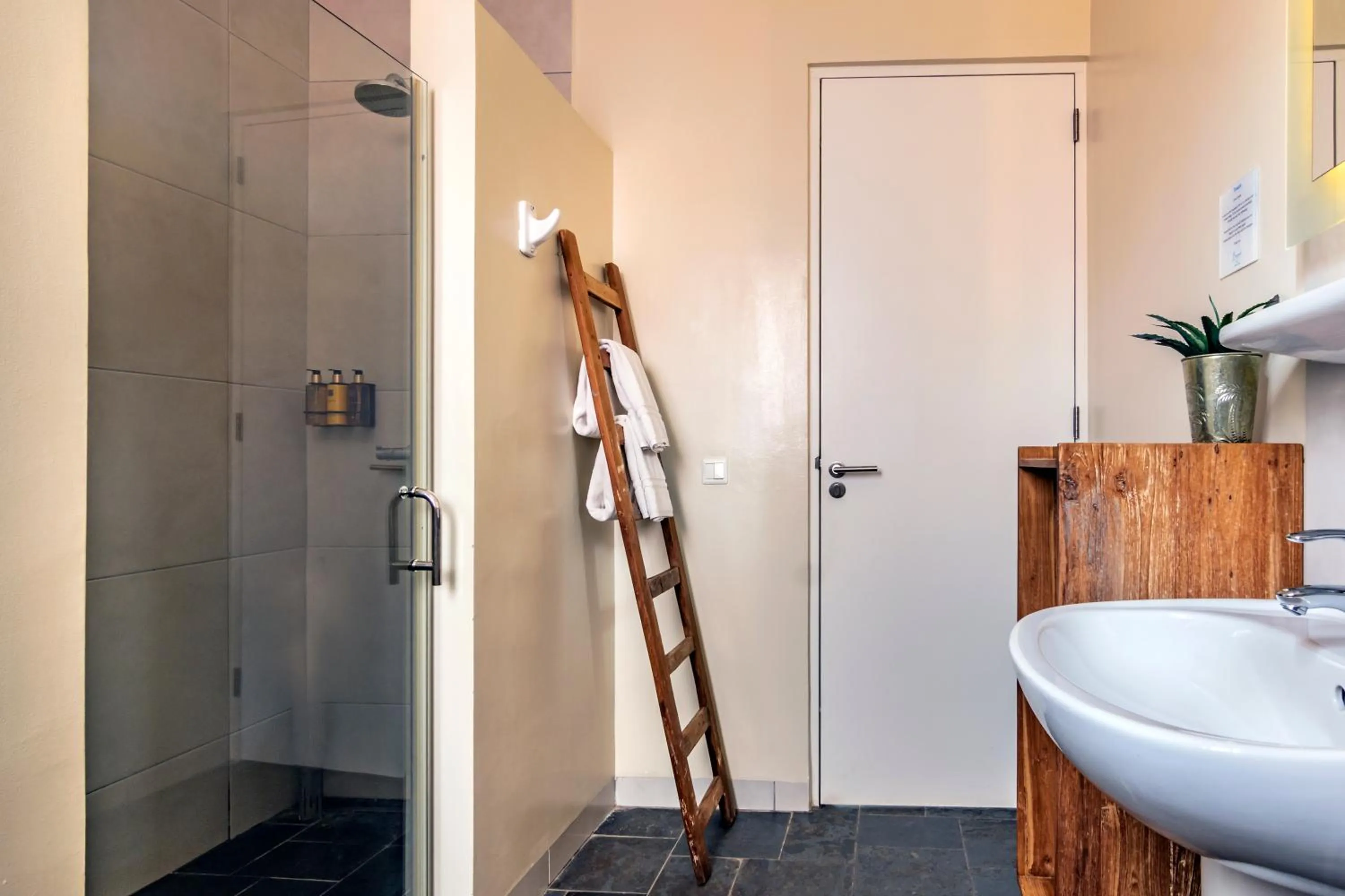 Shower in Bayside Boutique Hotel - Blue Bay Golf & Beach Resort