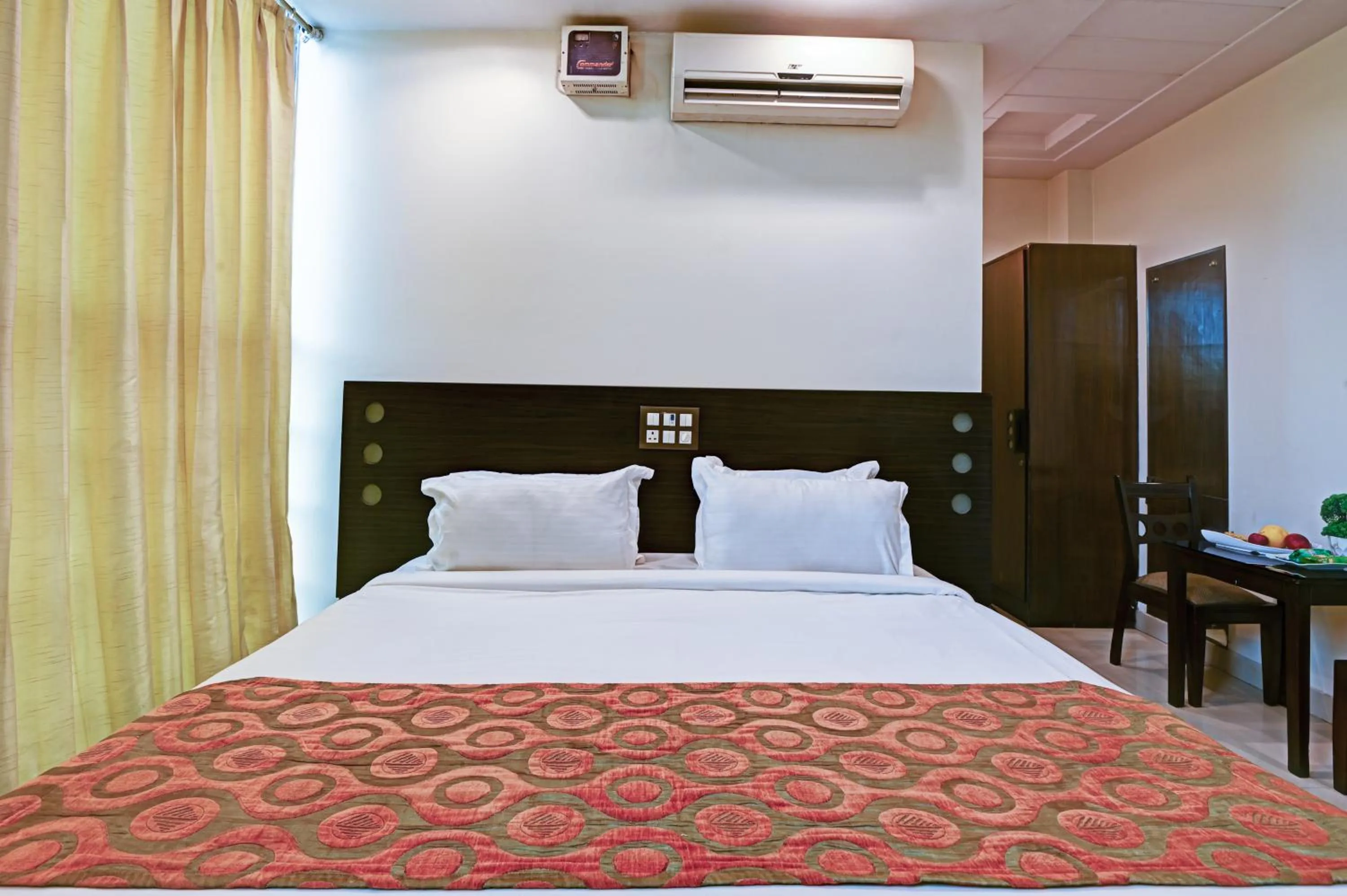 Bed in Hotel Amby Inn by Quadis - Lajpat Nagar
