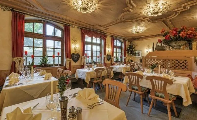 Restaurant/places to eat in Landgasthaus & Hotel Kurfer Hof