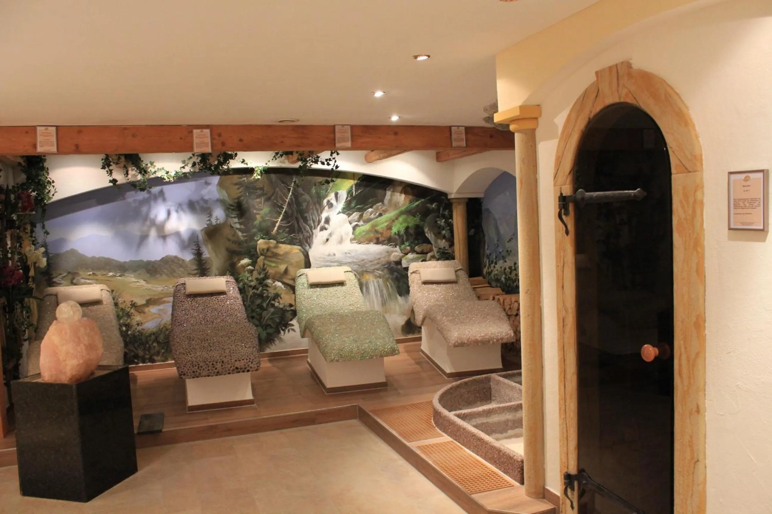 Spa and wellness centre/facilities in Landgasthaus & Hotel Kurfer Hof