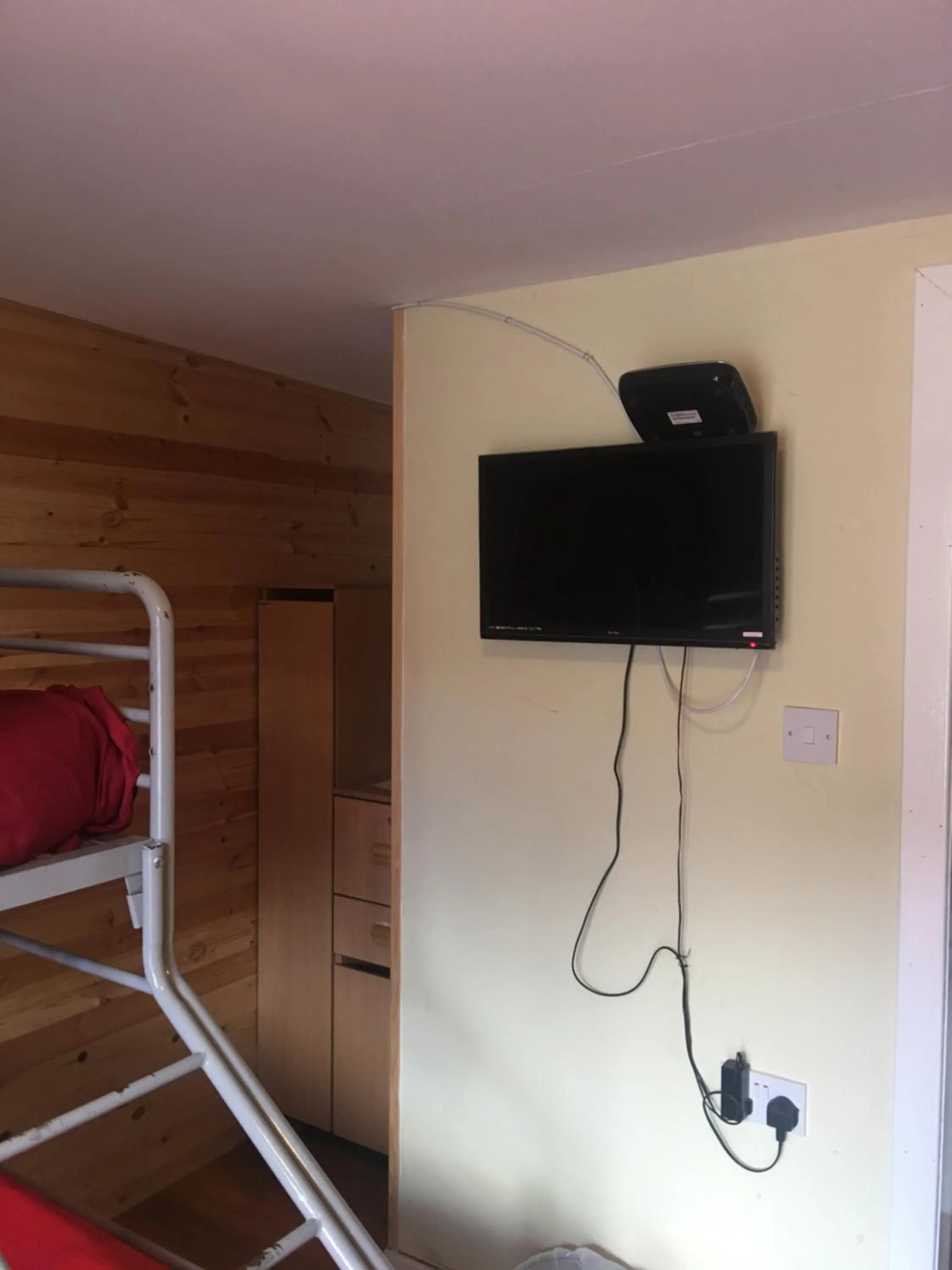 1 Lochness Rooms&Hostel