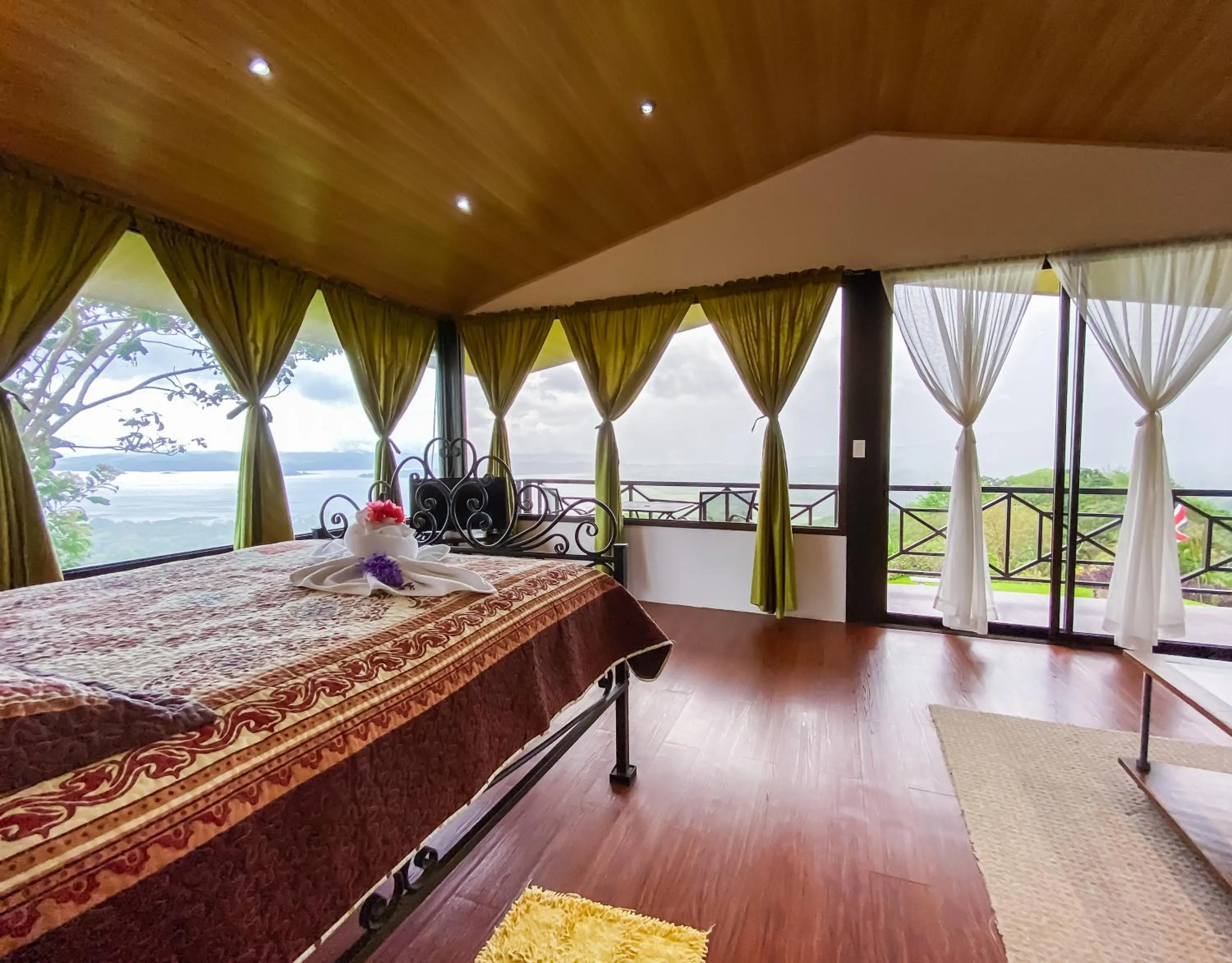 Bed in Arenal Garden Lodge