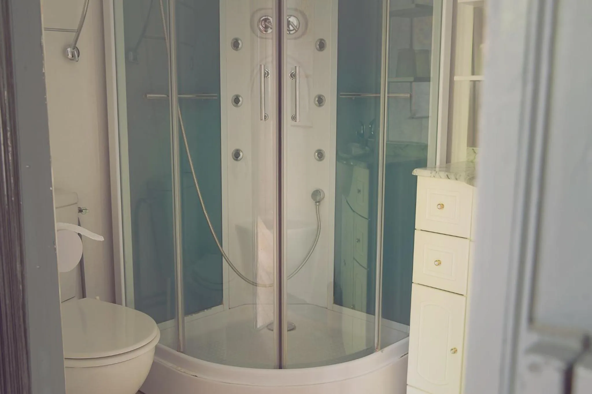 Bathroom in Chateau De Grosfy