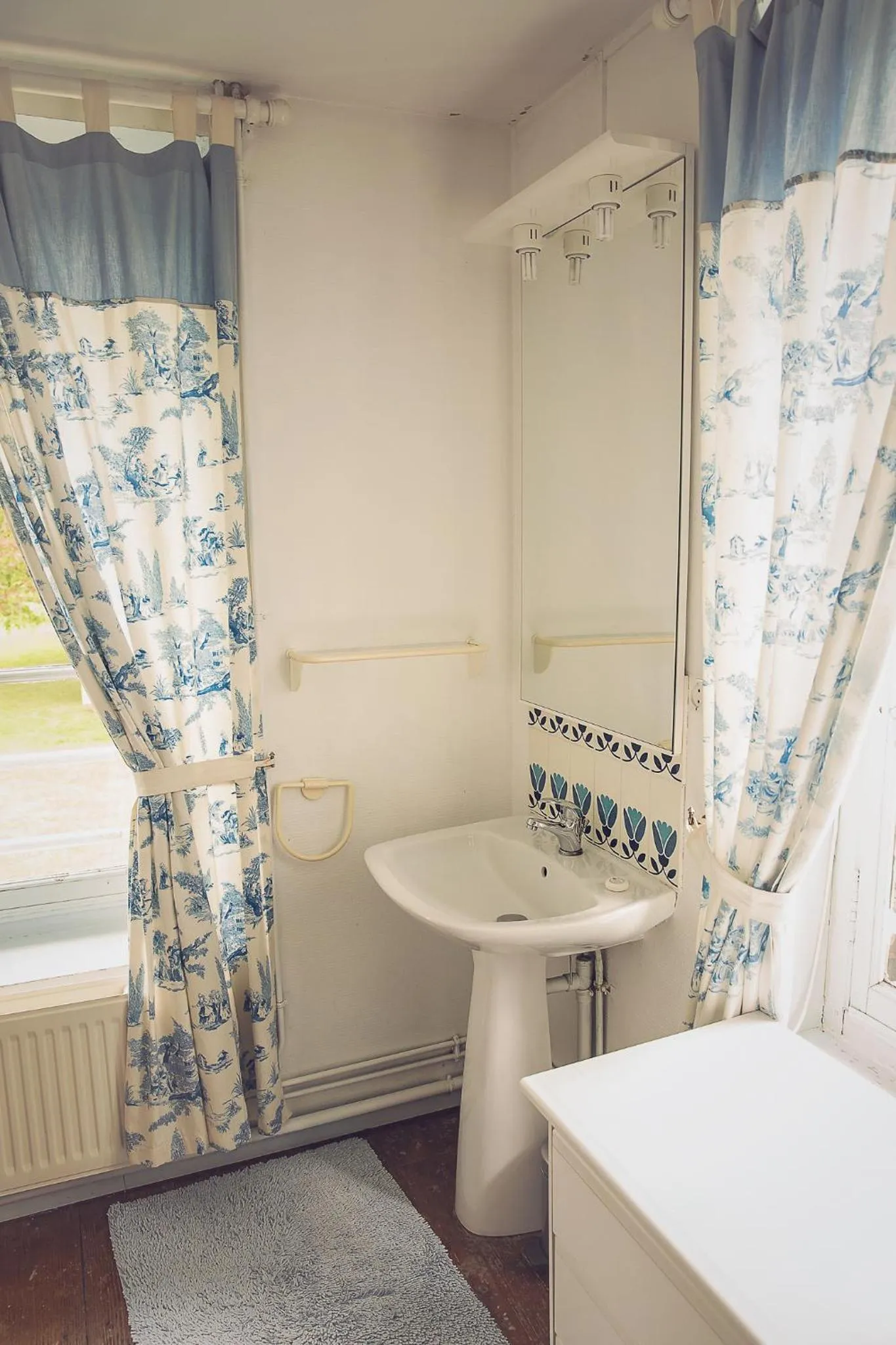 Bathroom in Chateau De Grosfy