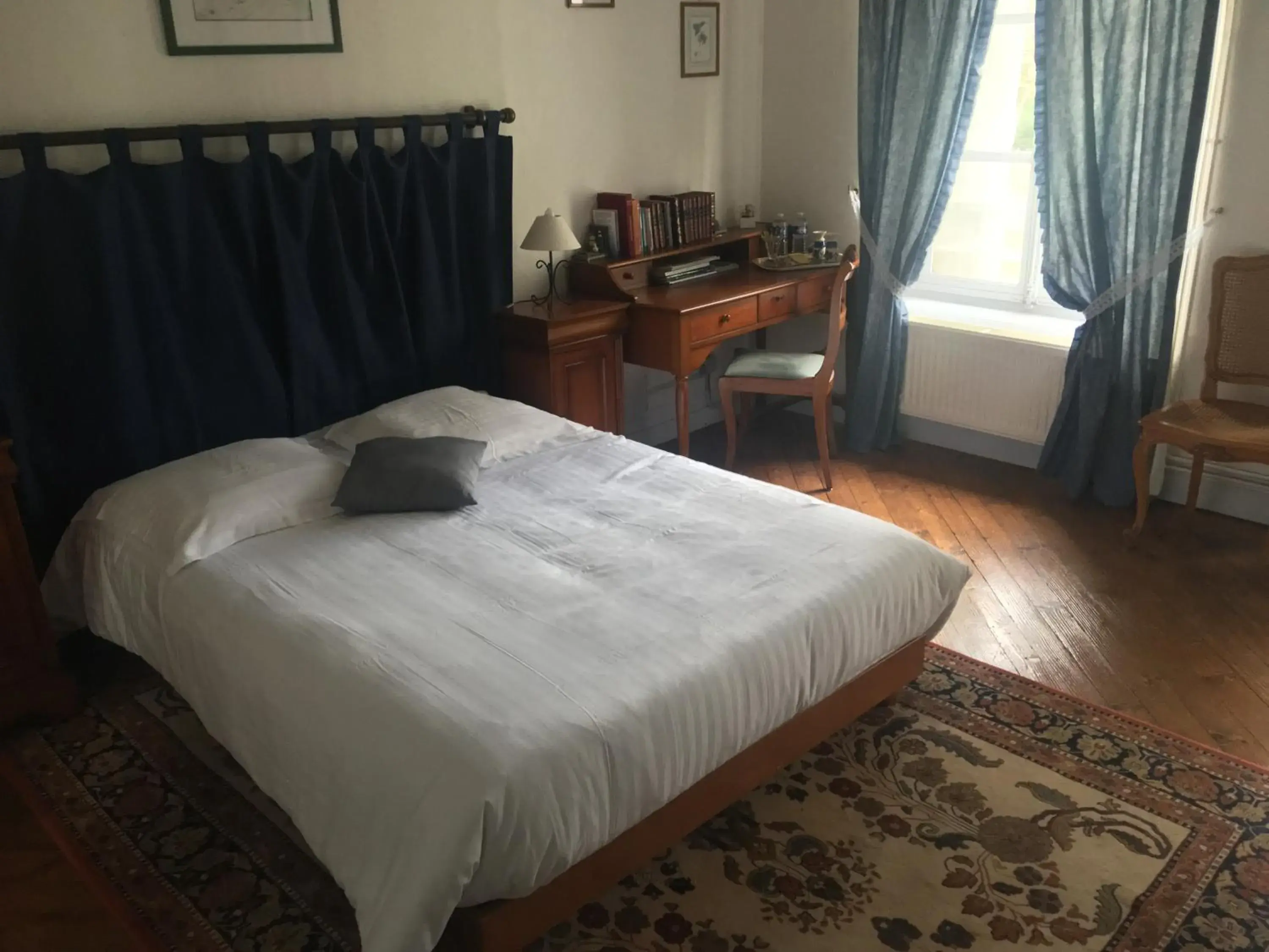 Double Room with Private Bathroom in Chateau De Grosfy Double Room with Private Bathroom in Chateau De Grosfy