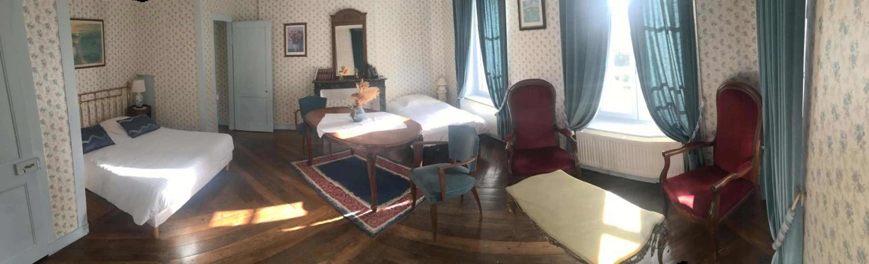 View (from property/room), Bed in Chateau De Grosfy