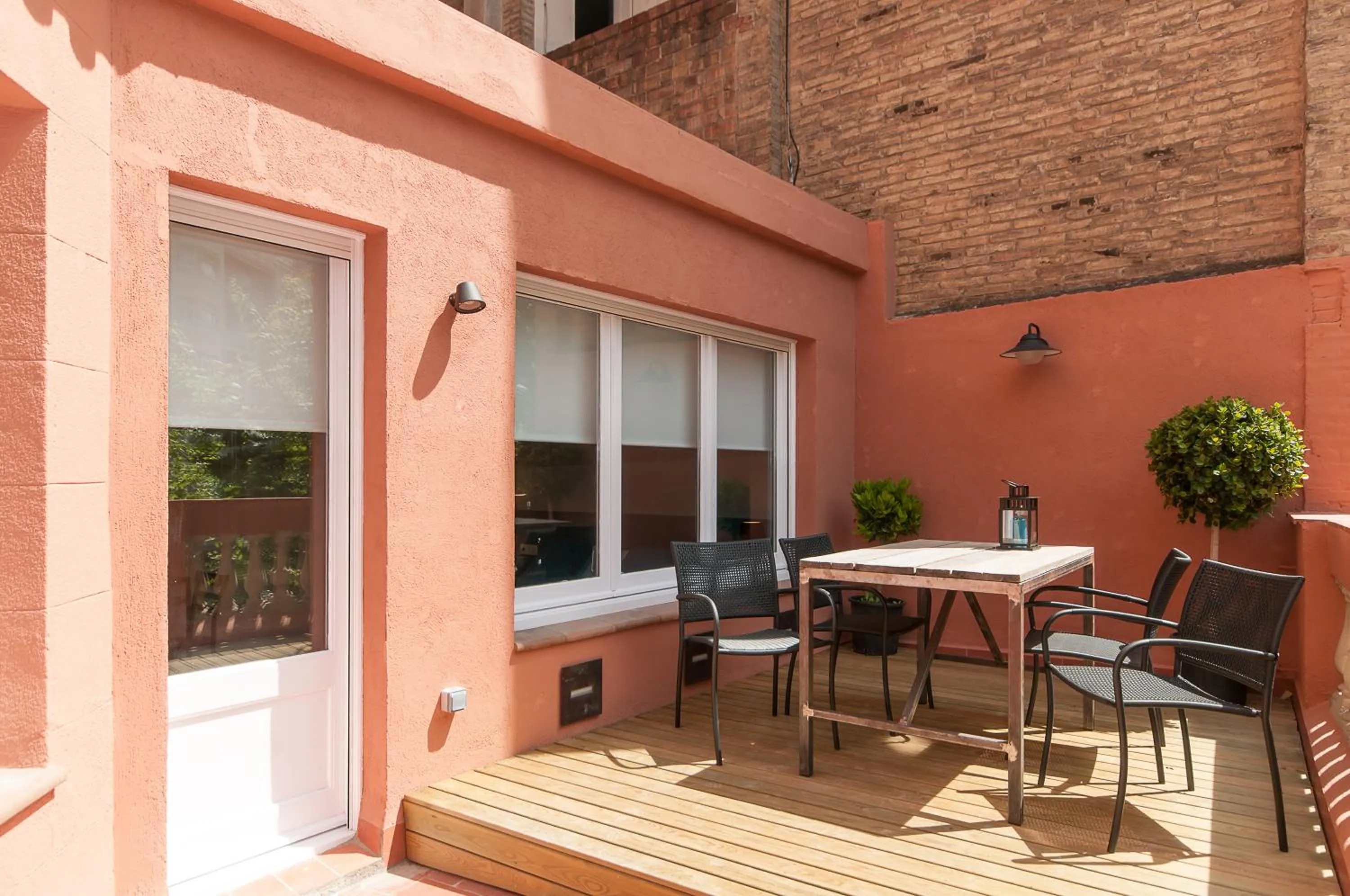 Patio in Weflating Suites Sant Antoni Market