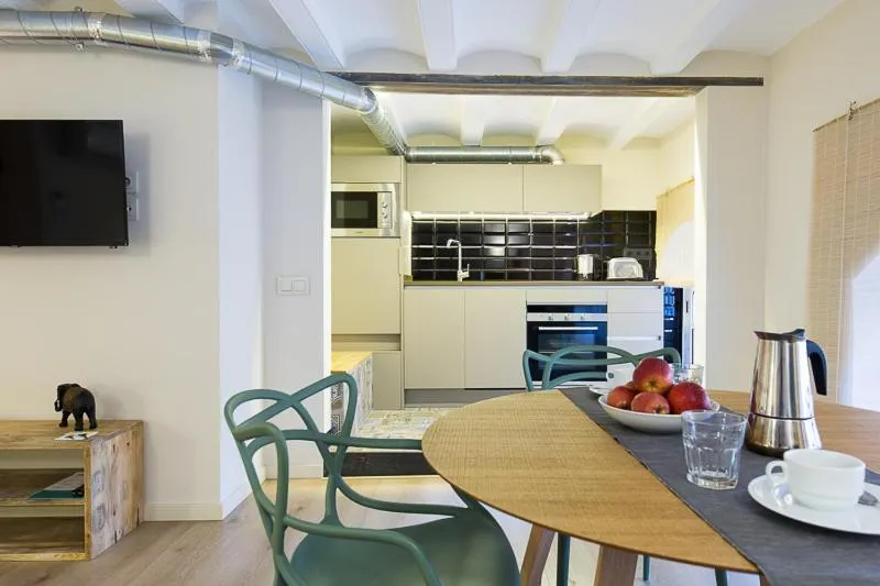 Photo of the whole room in Weflating Suites Sant Antoni Market