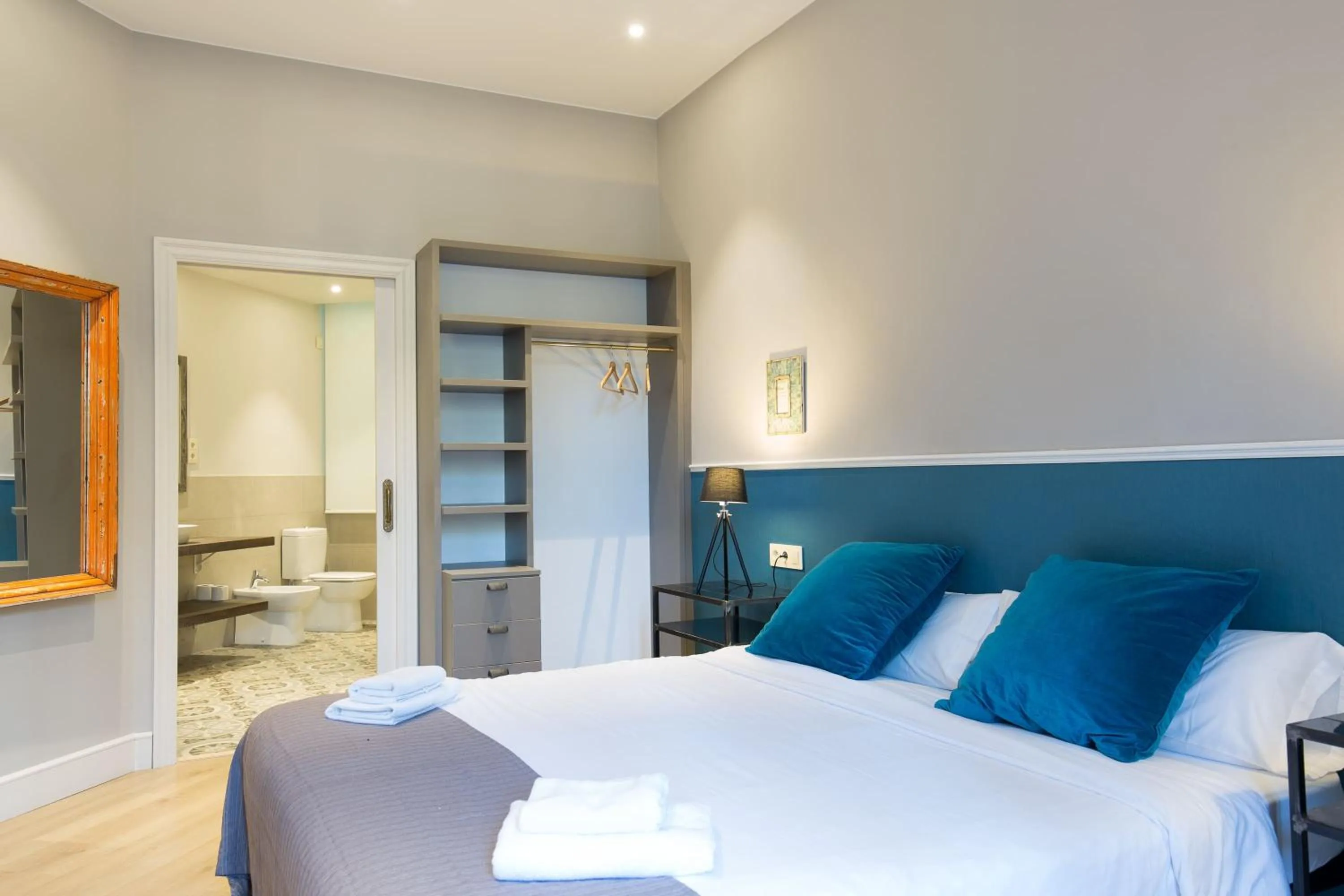 Bedroom, Bed in Weflating Suites Sant Antoni Market