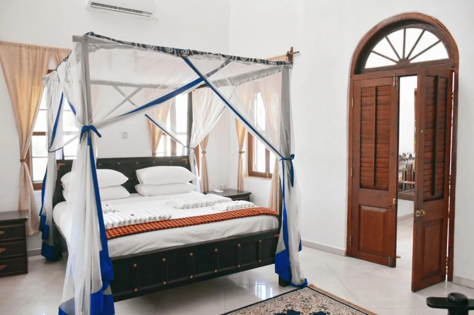 Bedroom, Bed in Habari House