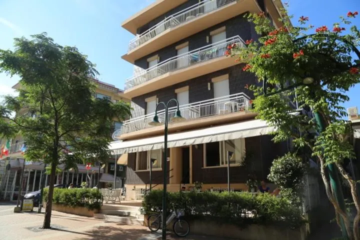 Facade/entrance in Hotel Emma