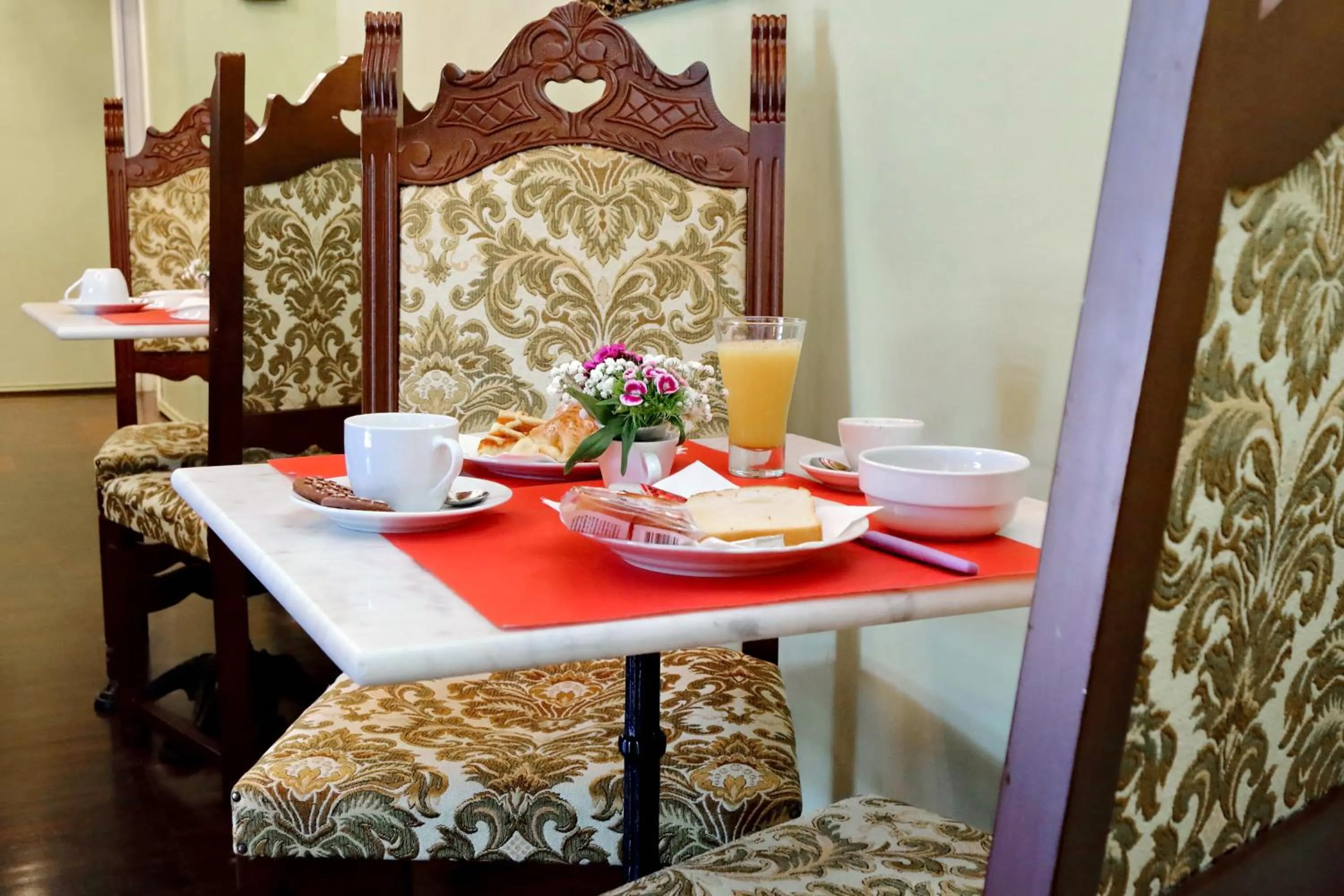 Breakfast in Antico Platano