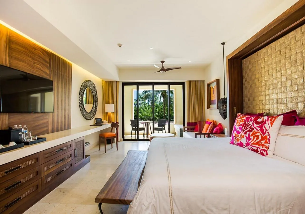 Photo of the whole room, Bed in Secrets Akumal Riviera Maya - Adults Only
