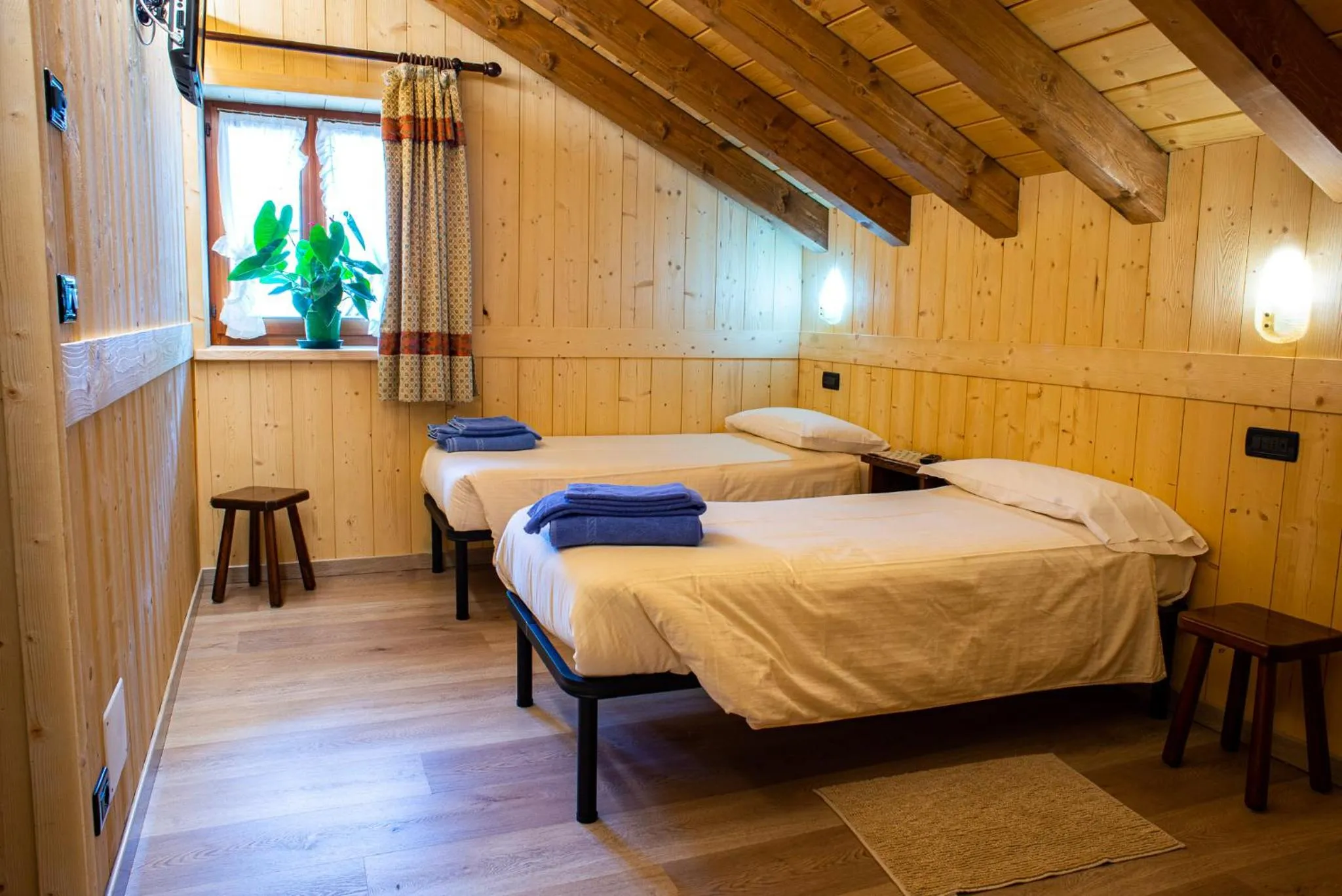 Bedroom, Bed in Santa San