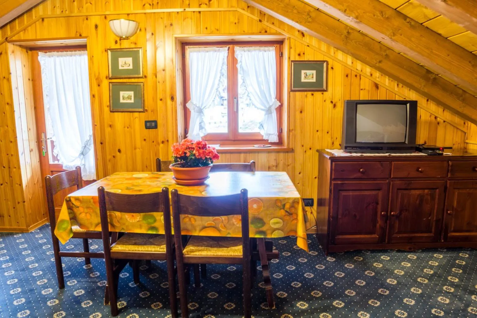 TV and multimedia in Santa San