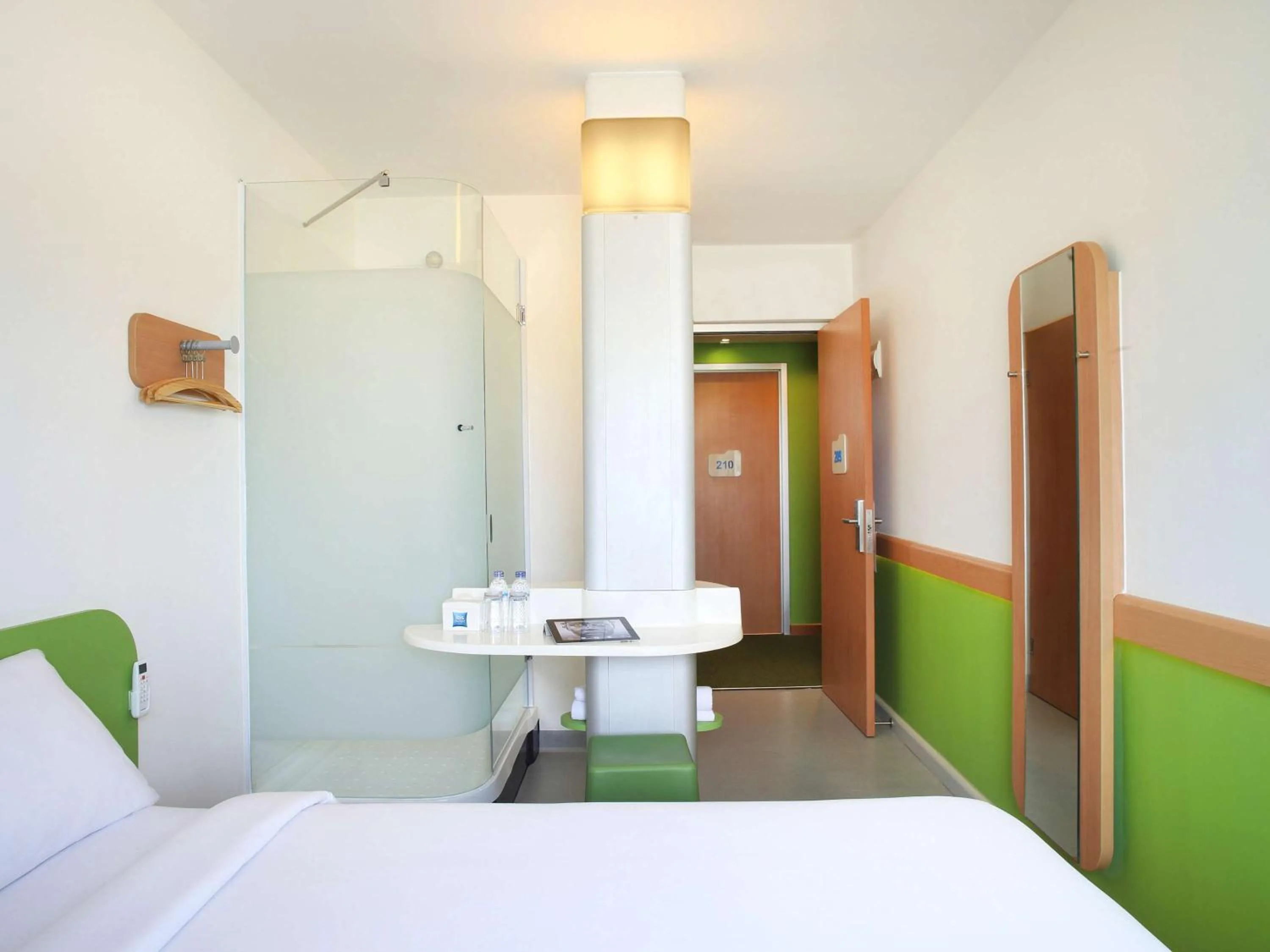 Bedroom, Bed in Cordia Hotel Surabaya Airport - Hotel Dalam Bandara