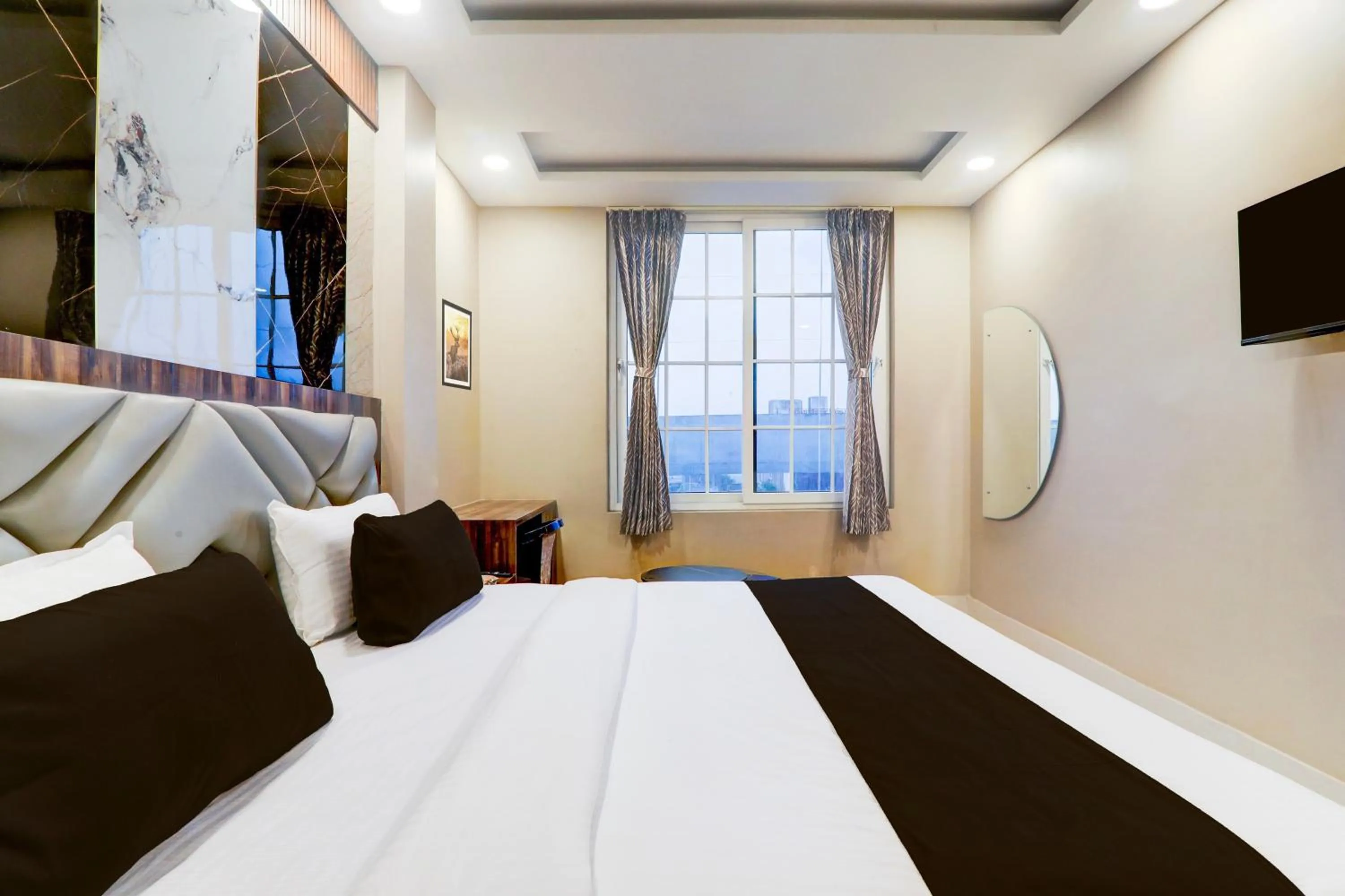 Bedroom, Bed in Hotel O Green High