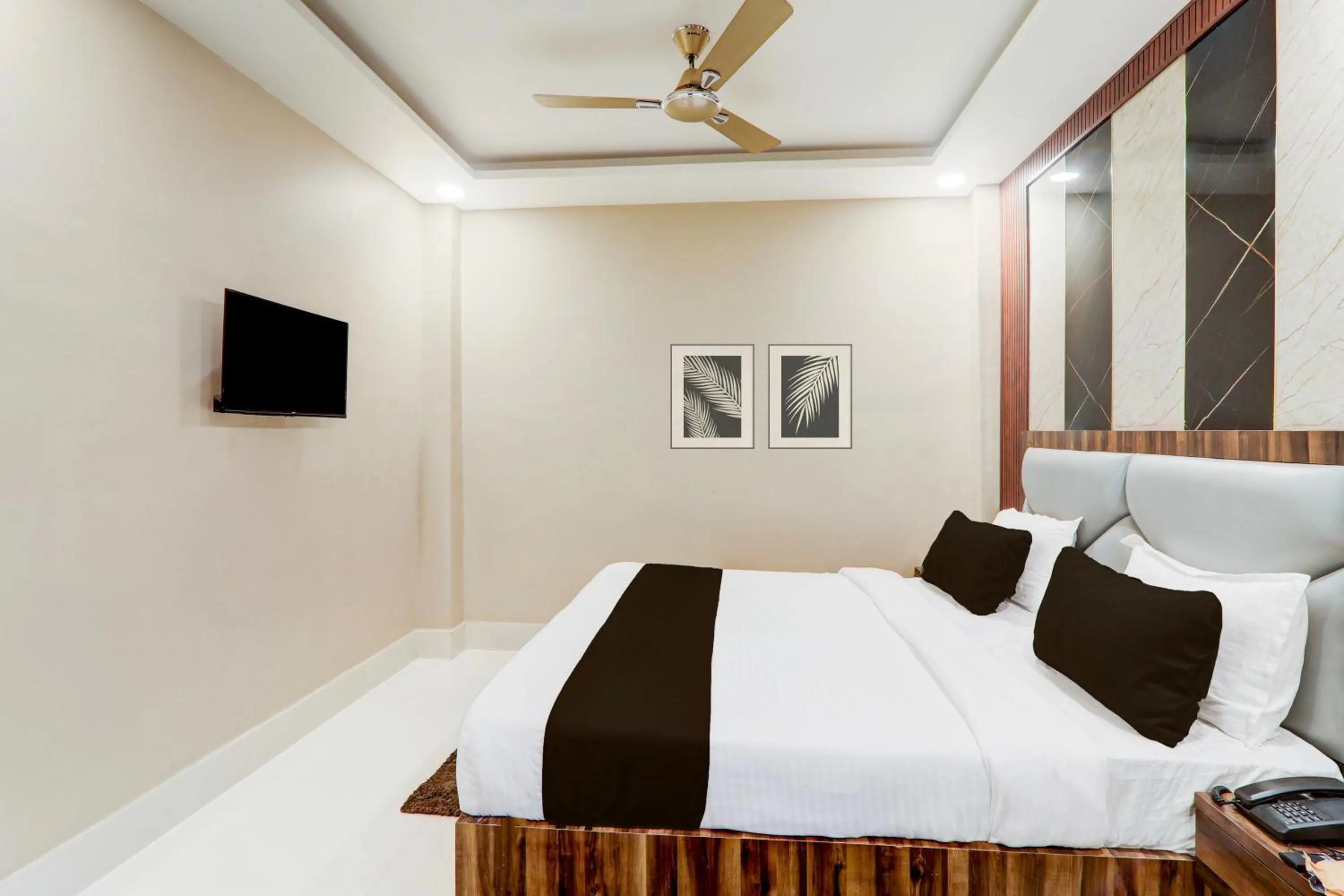 Facade/entrance, Bed in Hotel O Green High