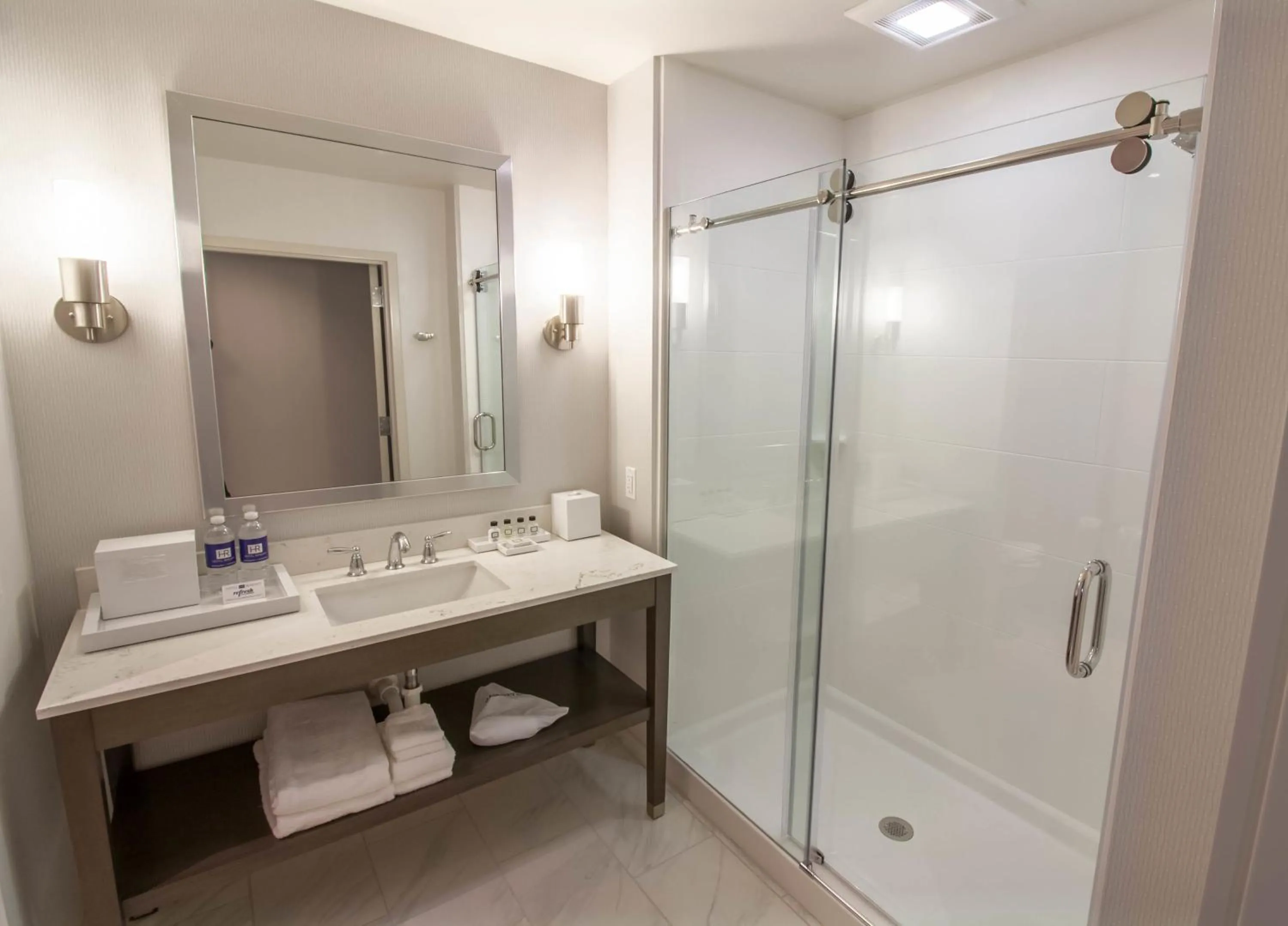 Hotel Renovo Des Moines Urbandale,Tapestry Collection Hilton