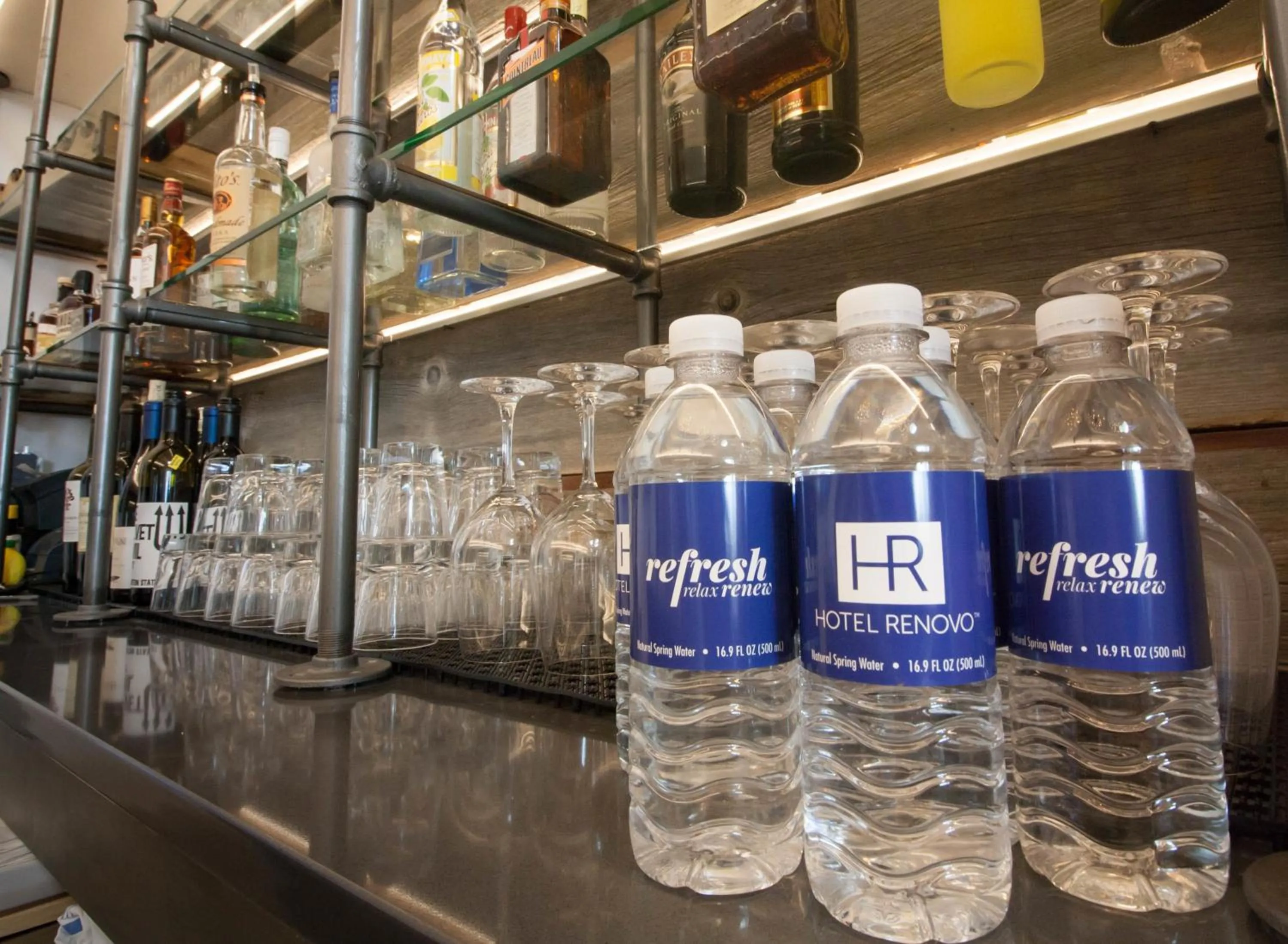 Lounge or bar in Hotel Renovo Des Moines Urbandale,Tapestry Collection Hilton