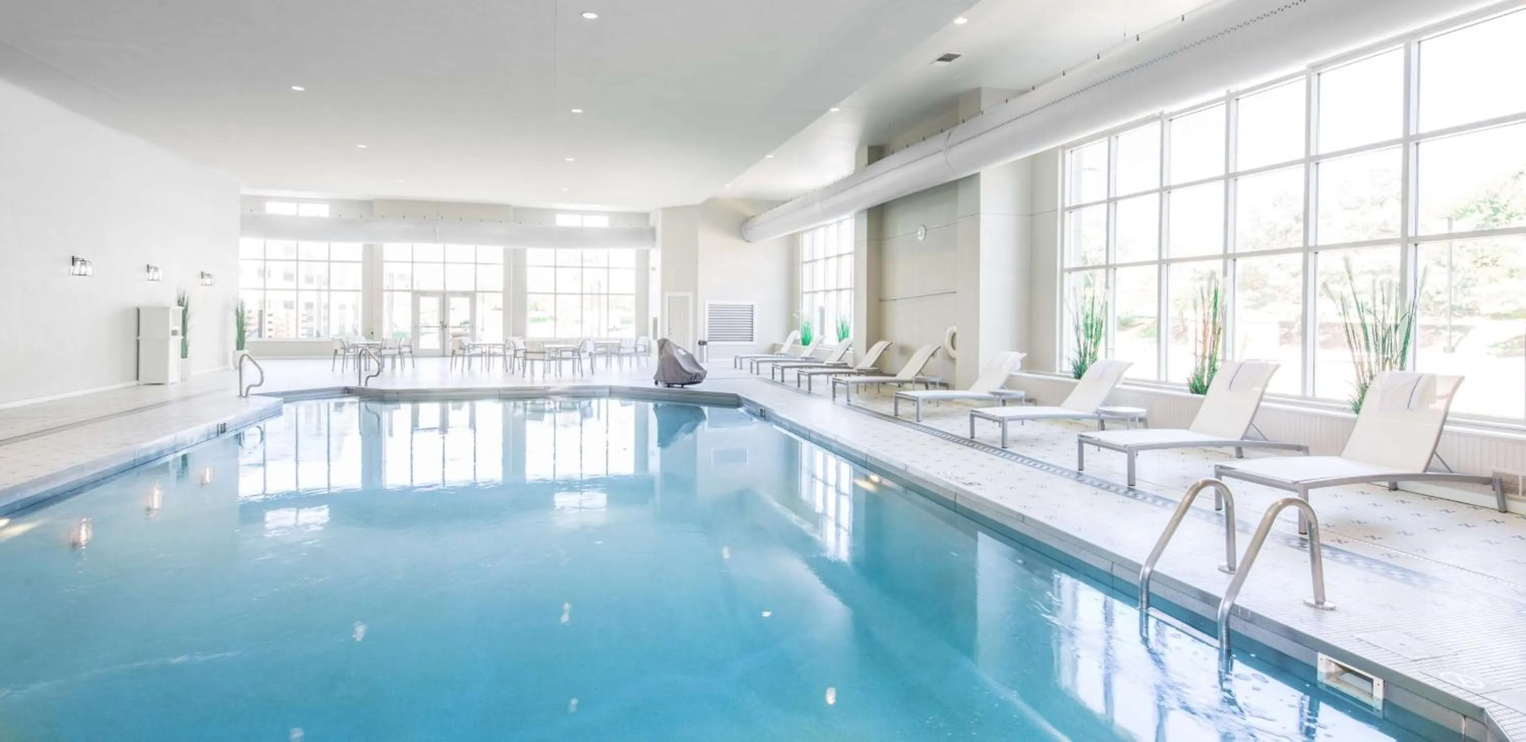 Pool view in Hotel Renovo Des Moines Urbandale,Tapestry Collection Hilton